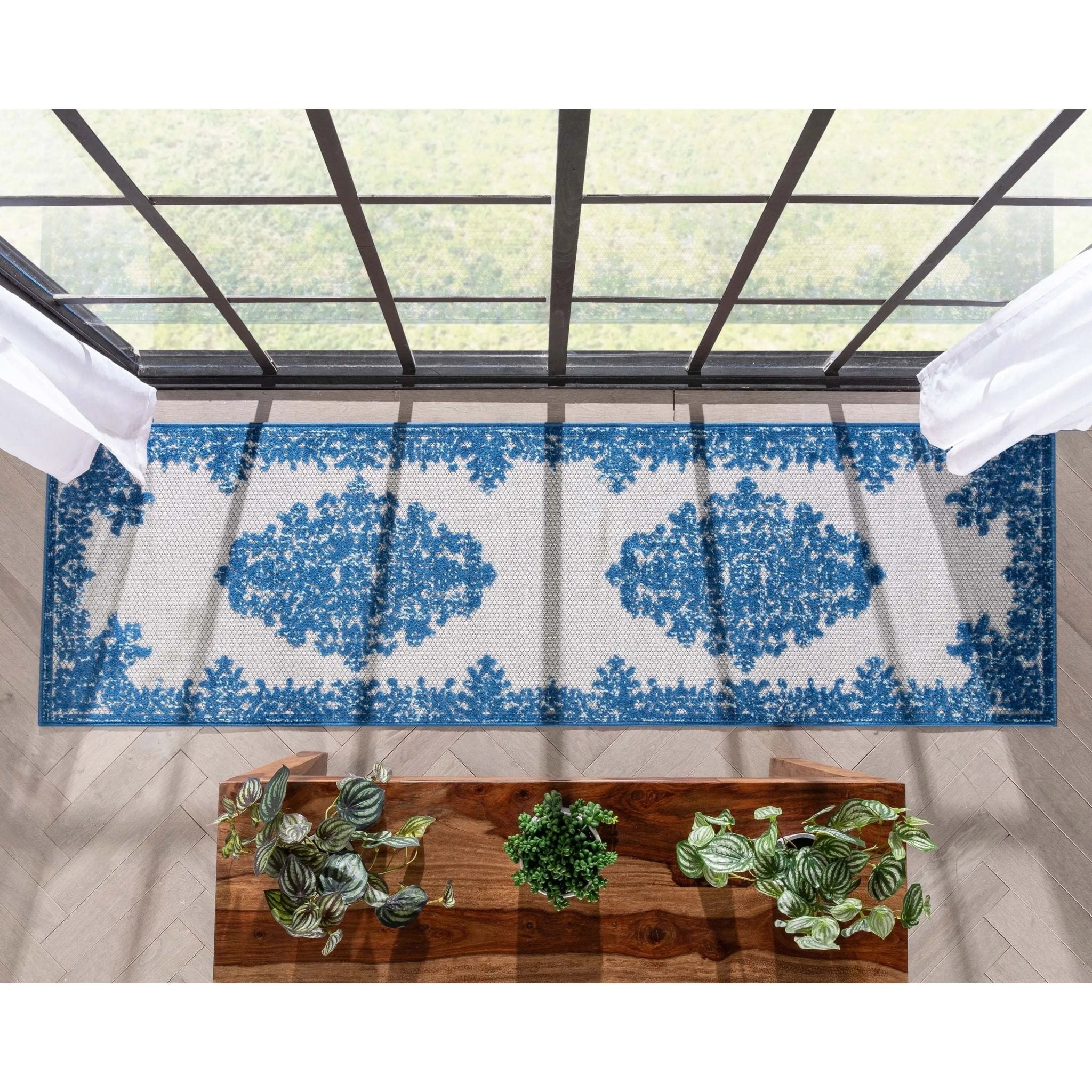Arid Modern Medallion Persian Indoor/Outdoor Blue High-Low Rug、mySite、gigharbornorthrealestate