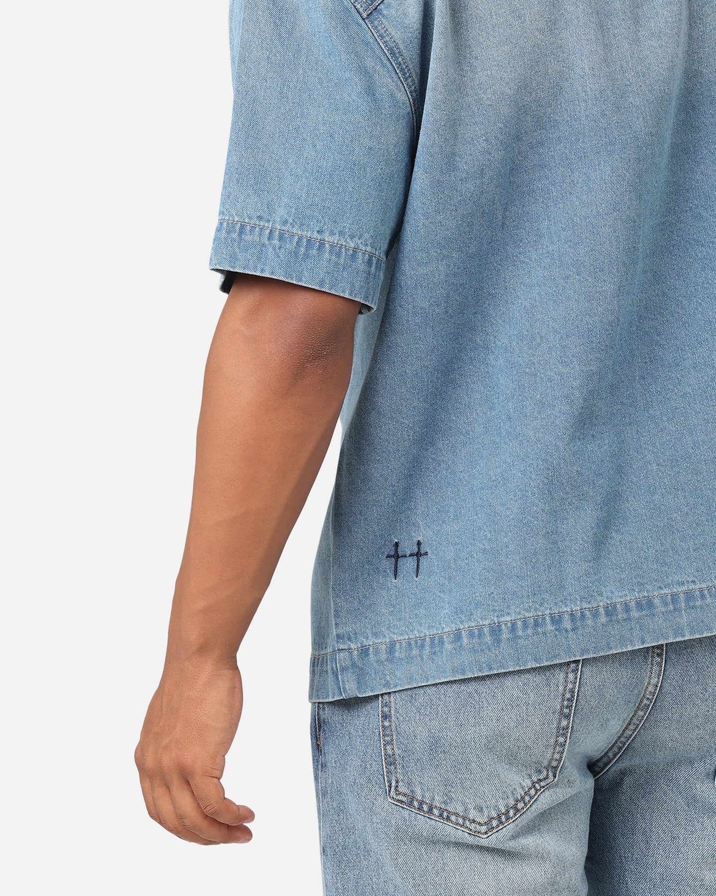 {product_title} - {shop_name}