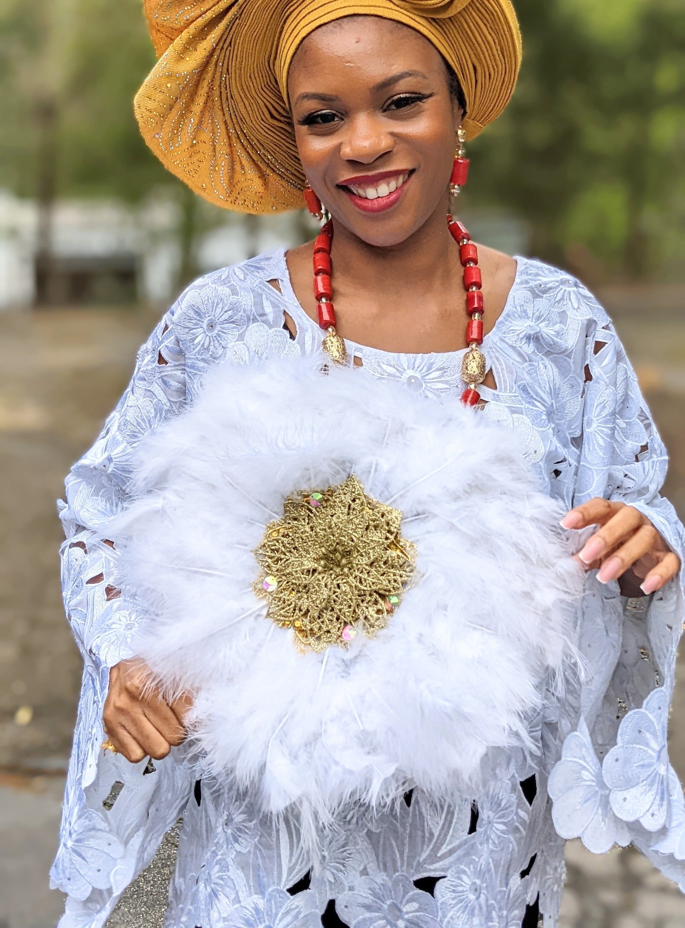 �Funmilola Ivory and Gold African Wedding Feather fan-DPFF425、mySite、solidvoid