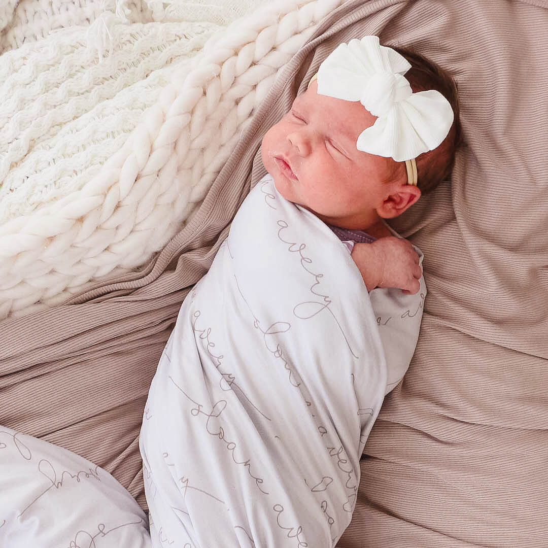  Personalized Taupe Baby Name Swaddle Blanket - Script、mySite、layawaytickets