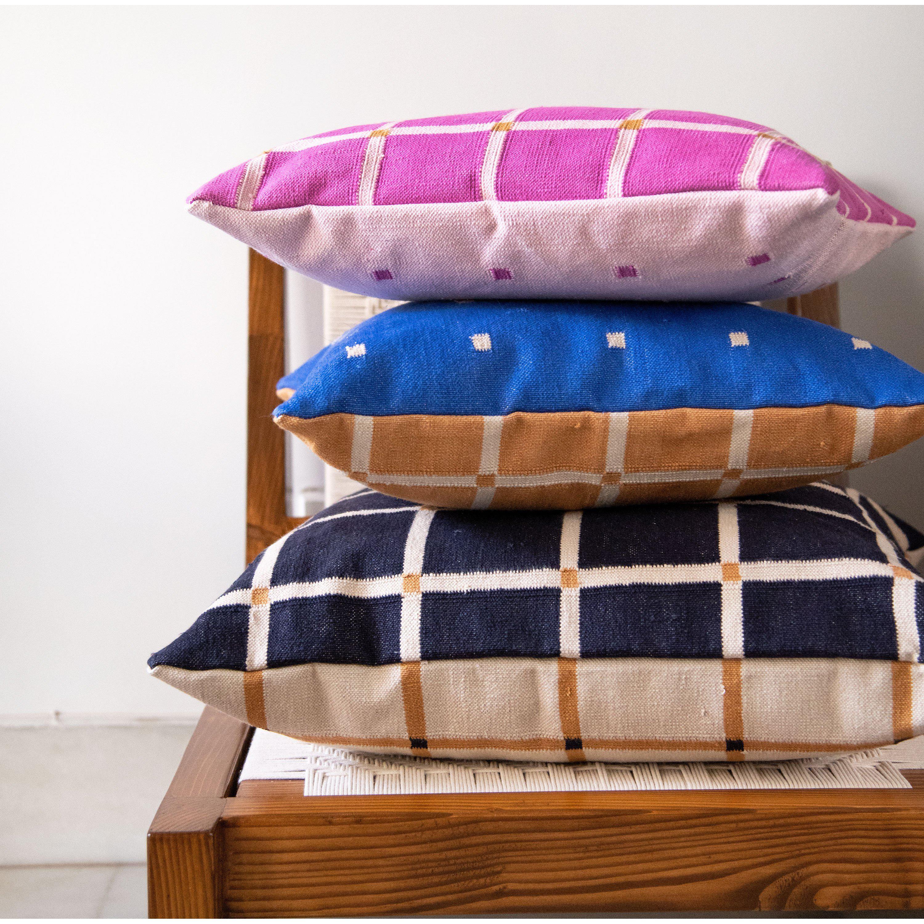 Grid Pillow Reversible Black and Tan、mySite、gigharbornorthrealestate