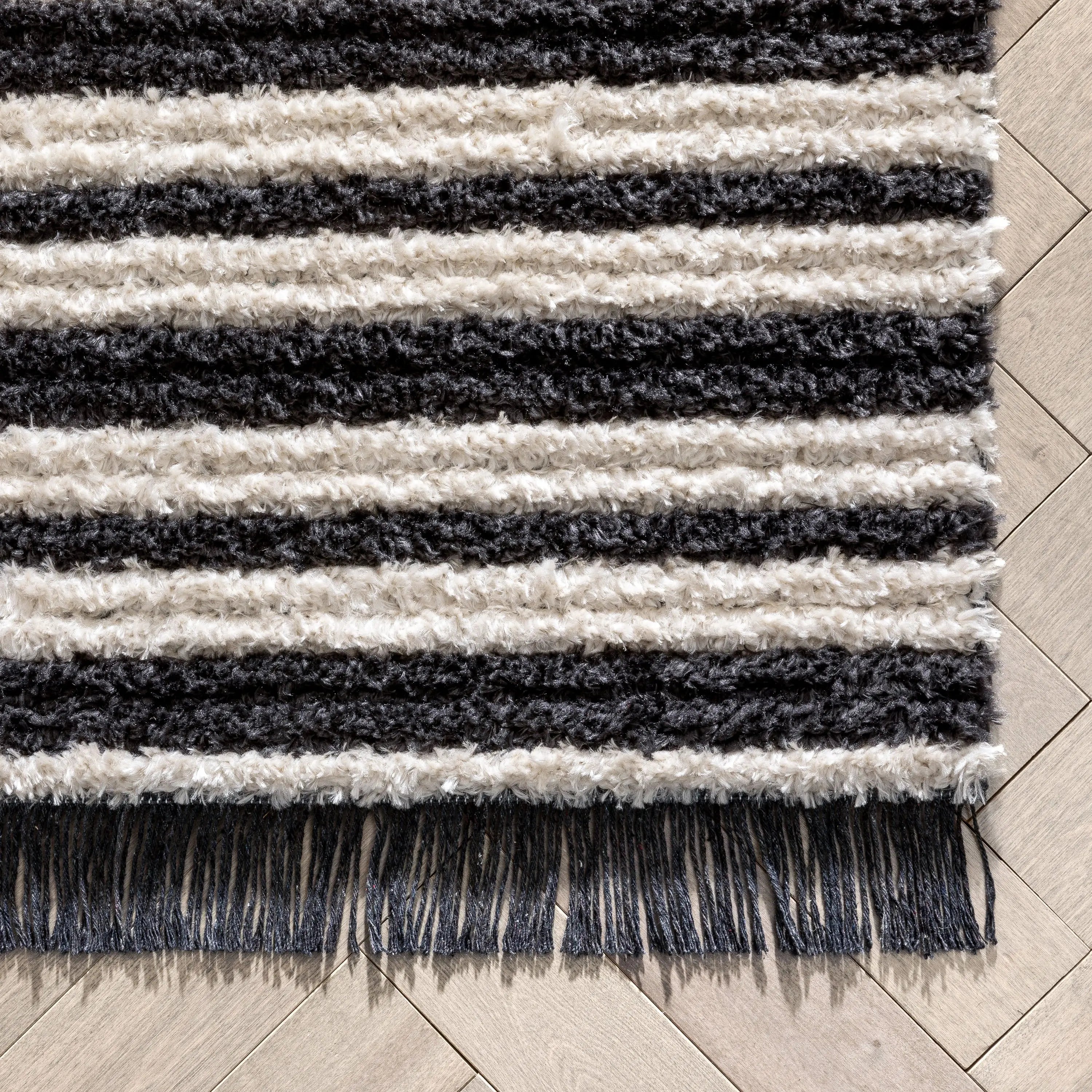 Adriel Tribal Solid Border Pattern Ivory High-Low Textured Pile Rug、mySite、gigharbornorthrealestate