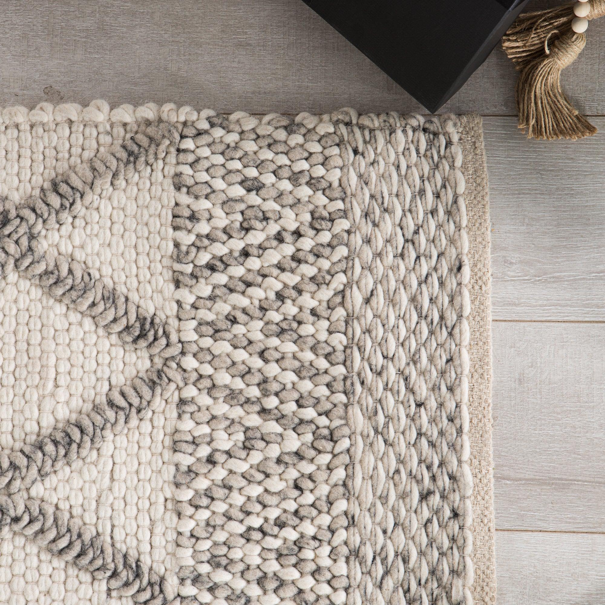 Sandhurst Handmade Geometric Gray White Area Rug、mySite、gigharbornorthrealestate