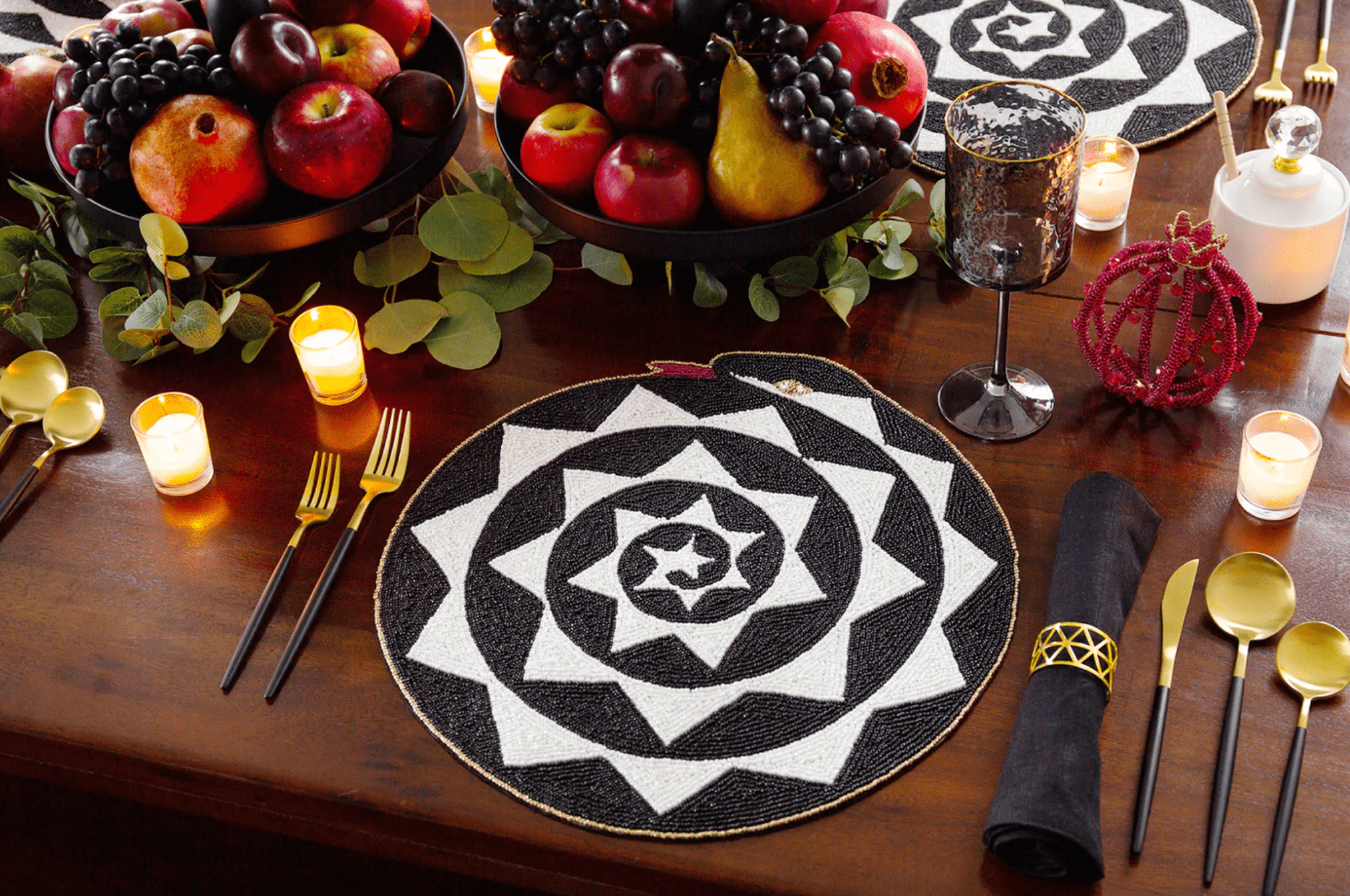Nakasha Serpent Beaded Placemat、mySite、topwebapps
