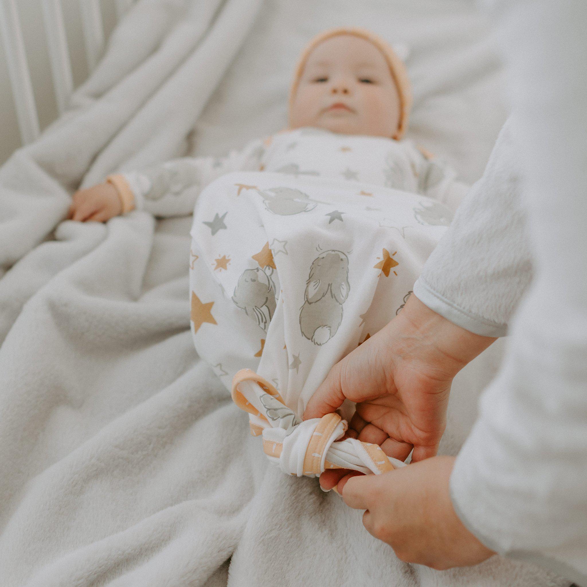 RETIRED - Newborn Little Star Knotty Gown and Hat Set、mySite、g9winljtr