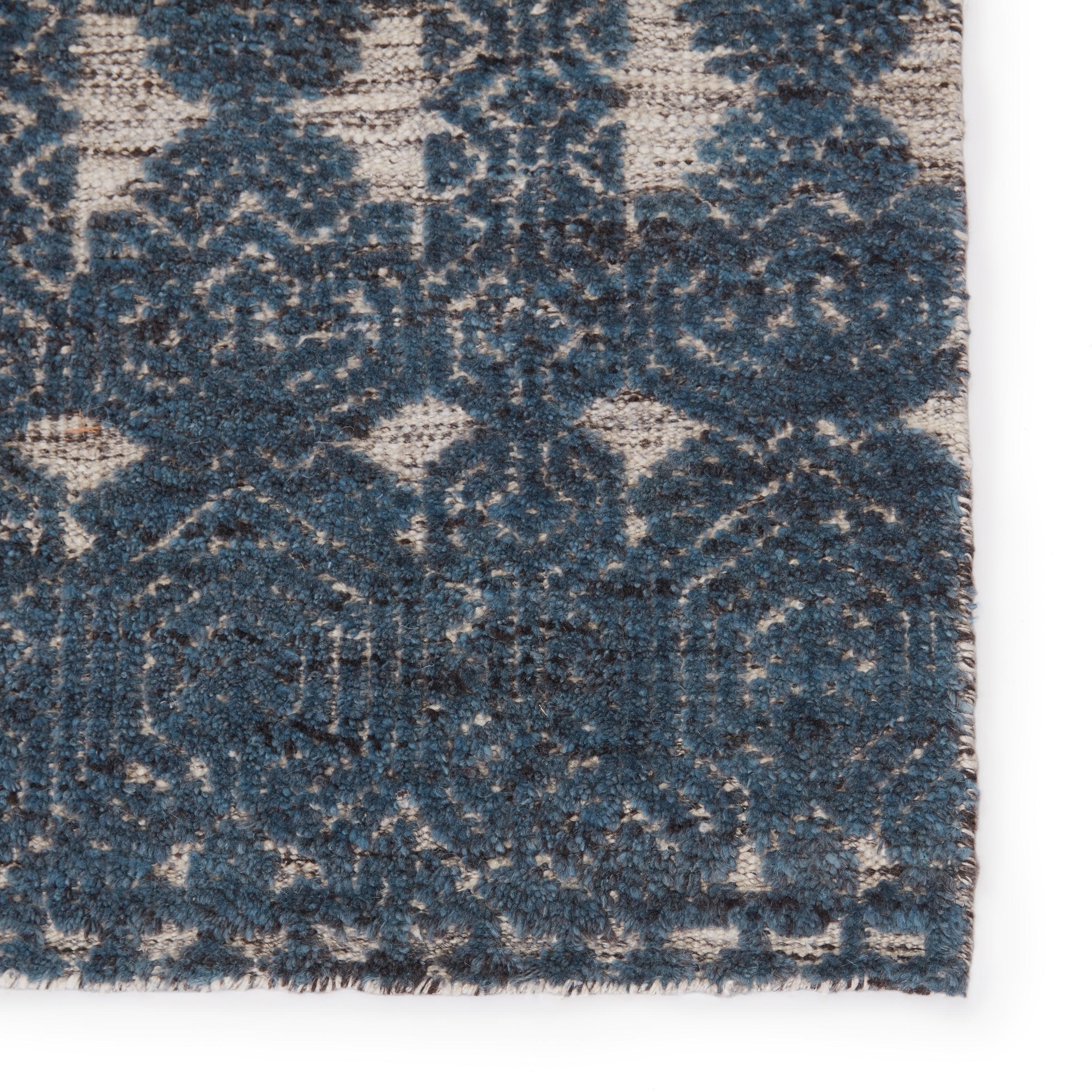 Abelle Hand-Knotted Medallion Teal White Area Rug、mySite、gigharbornorthrealestate