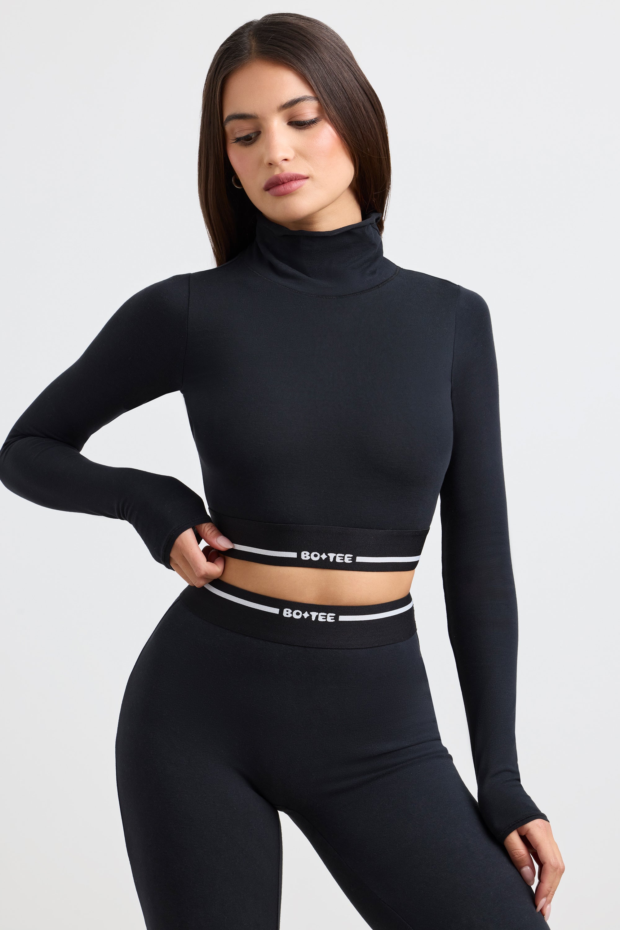 Turtleneck Backless Long-Sleeve Crop Top in Black、mySite、solidvoid