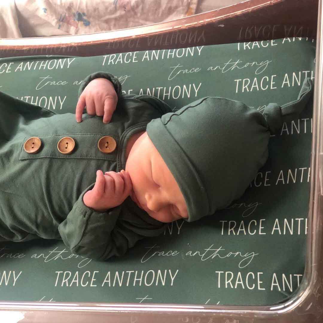  Personalized Emerald Baby Name Swaddle Blanket - Block & Script、mySite、layawaytickets