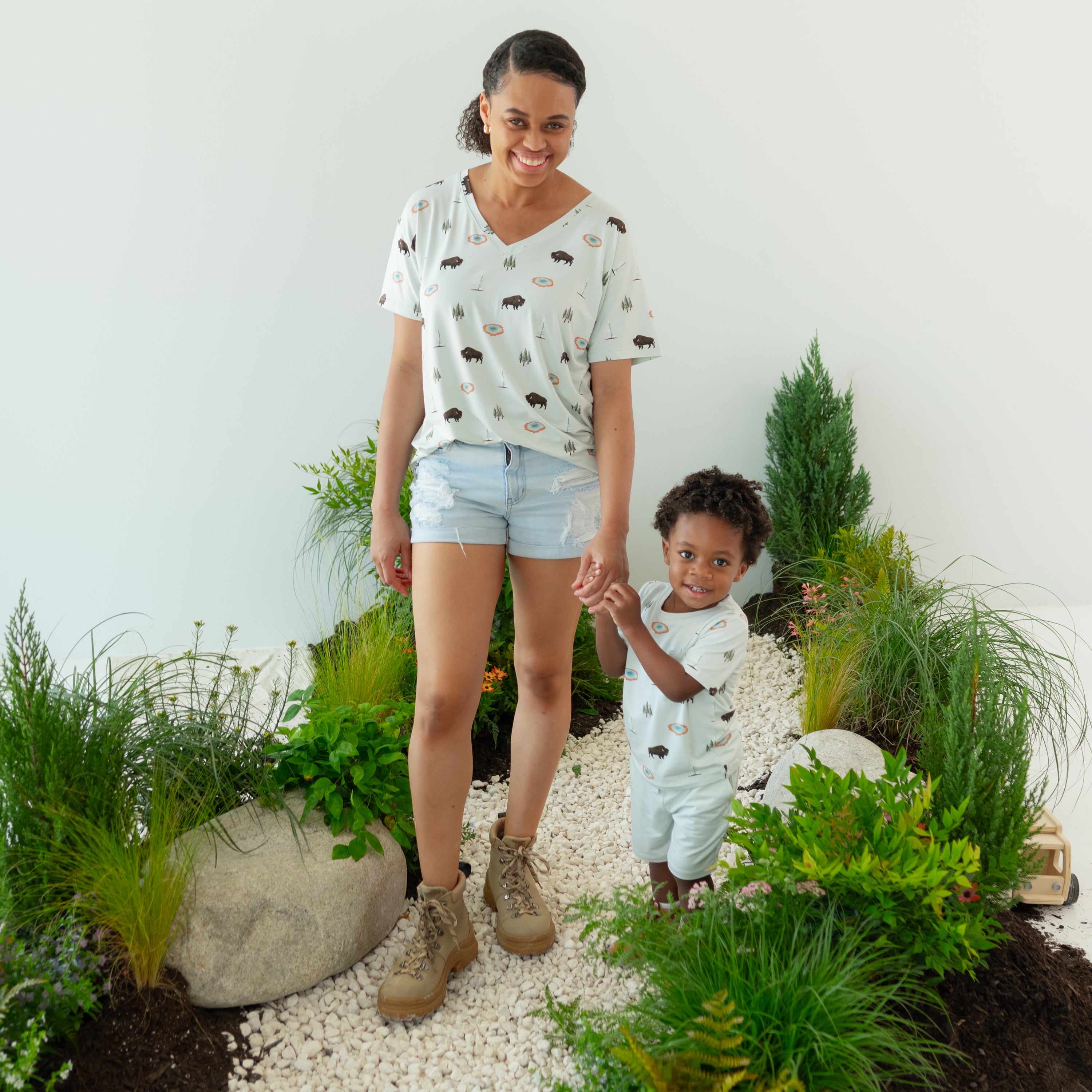  Women's Relaxed Fit V-Neck in Yellowstone、mySite、layawaytickets