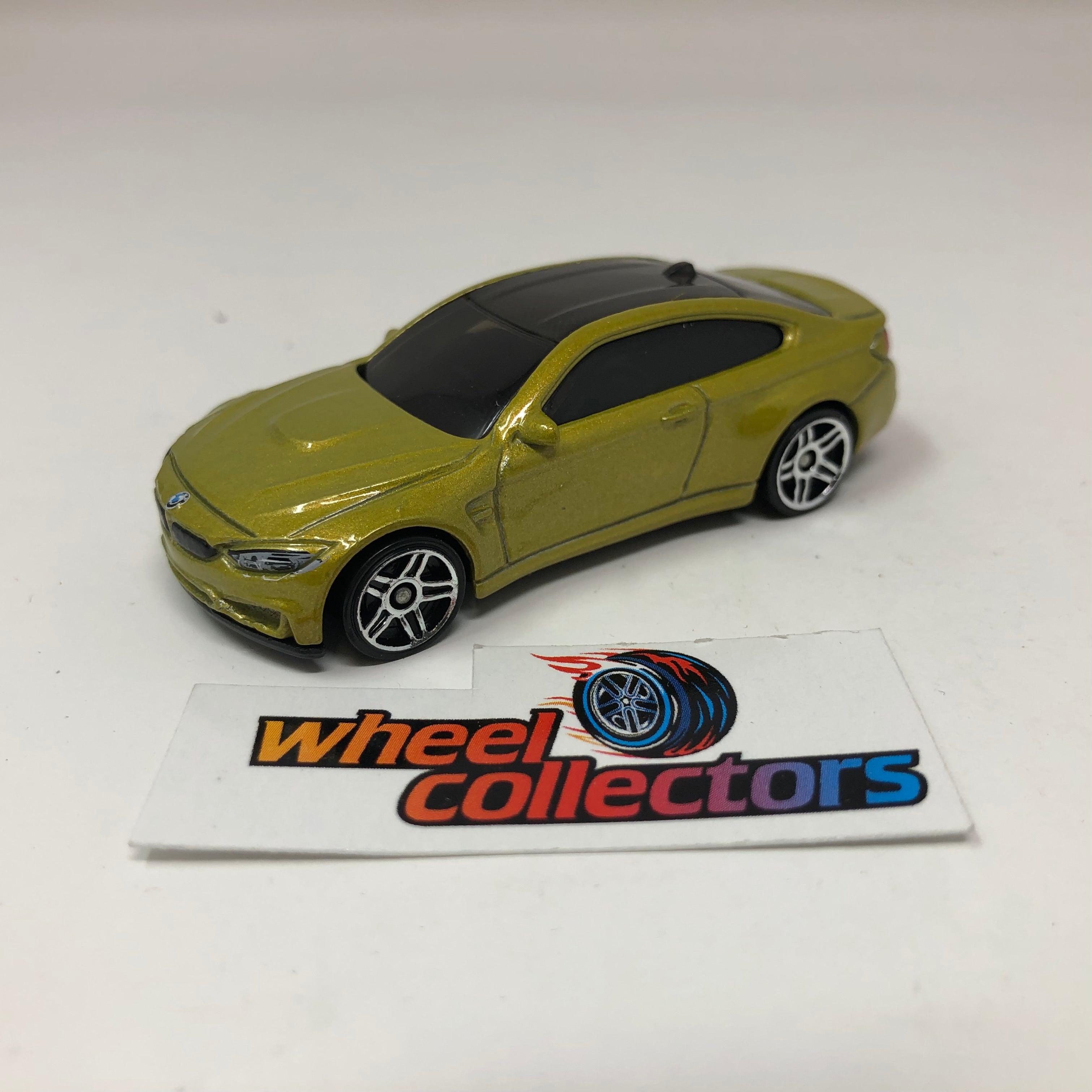 BMW M4 * Gold * Hot Wheels Loose 1:64 Scale、mySite、hgirdovlk