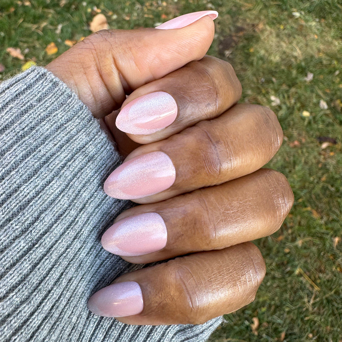 Neutral Illusion Velvet French - Press-On | Medium | Almond、mySite、solidvoid