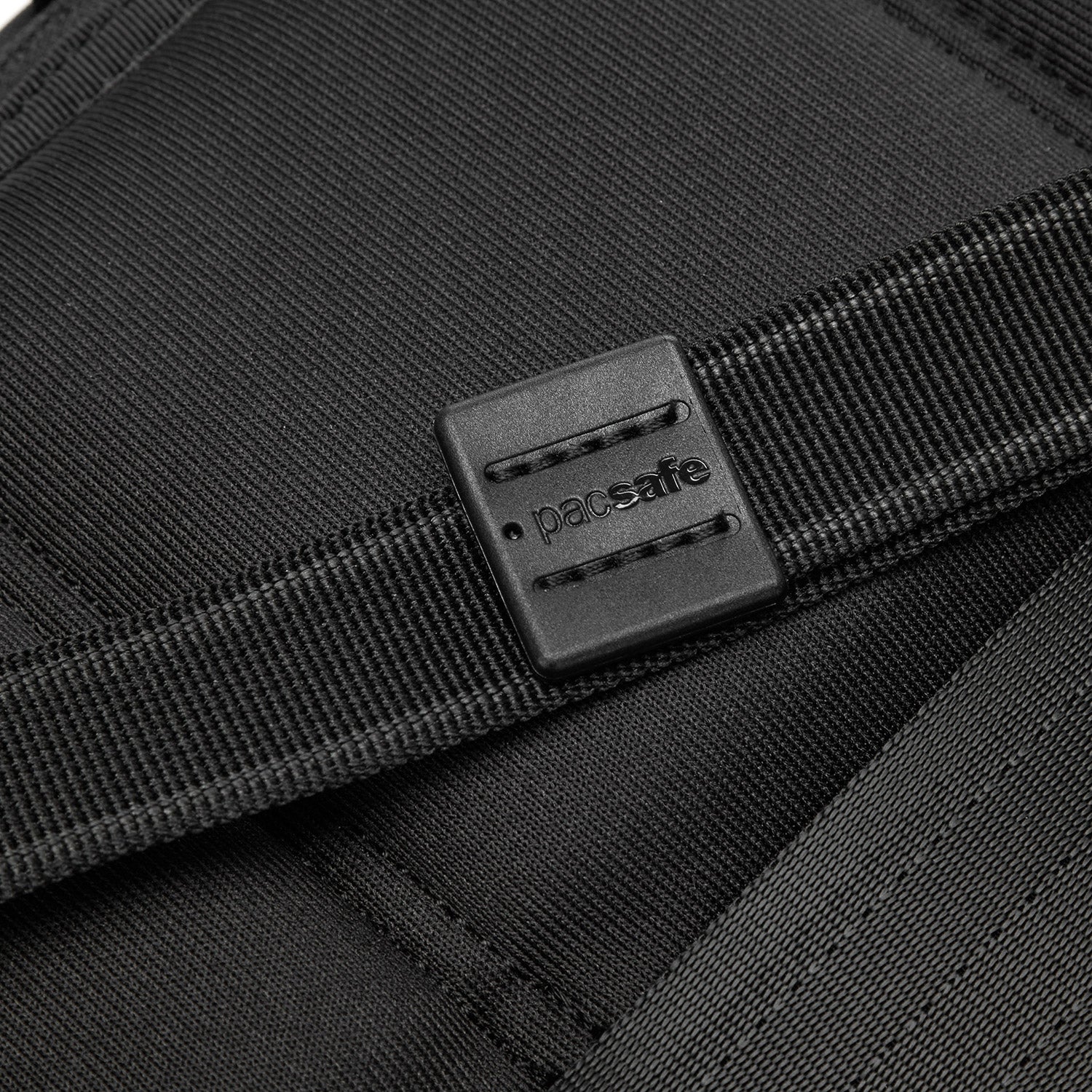 Pacsafe® V anti-theft Commuter Backpack (Fits 13 / 16 Laptop)、mySite、garagedoors4me