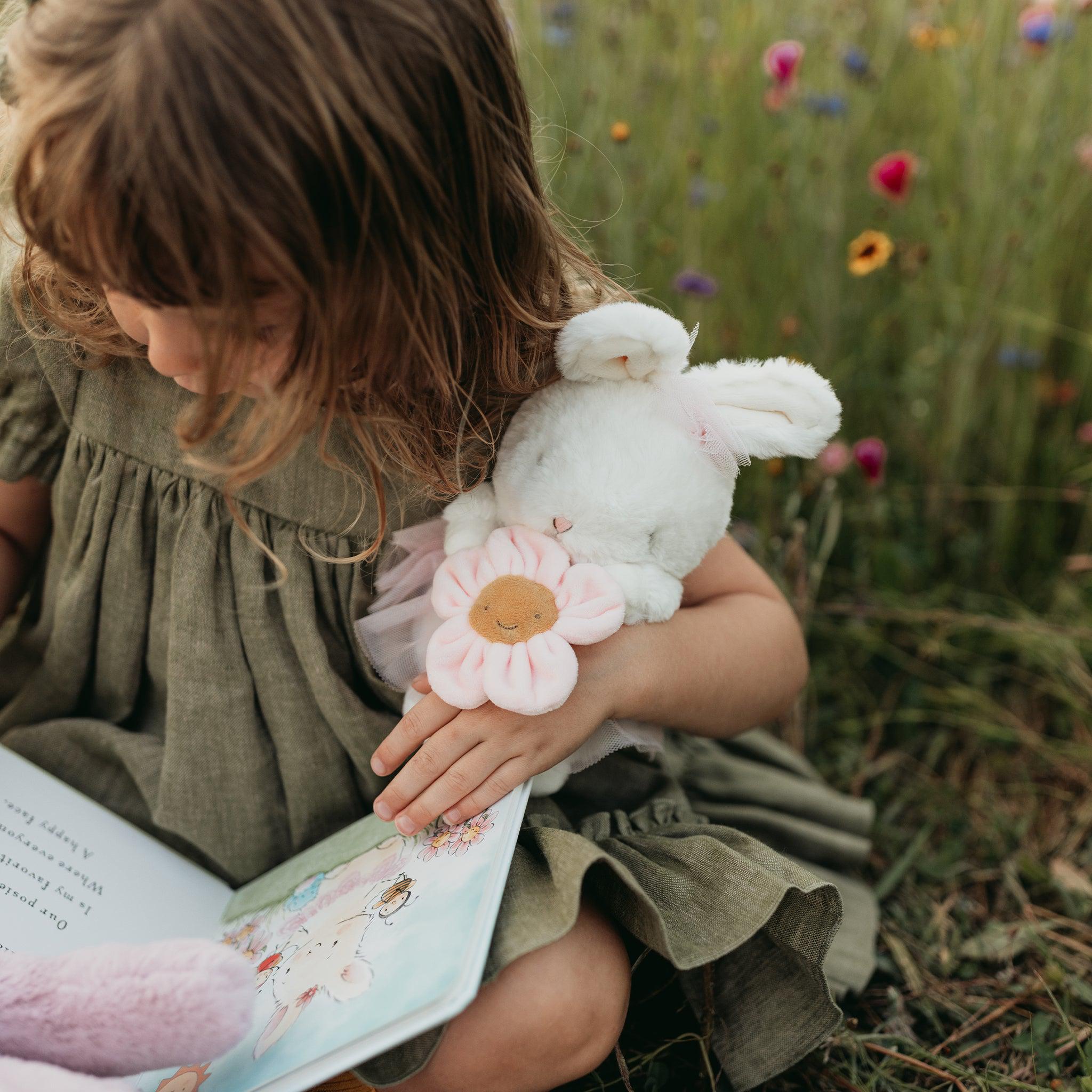 RETIRED - Blossom Bunny - Cricket Island Friend、mySite、g9winljtr