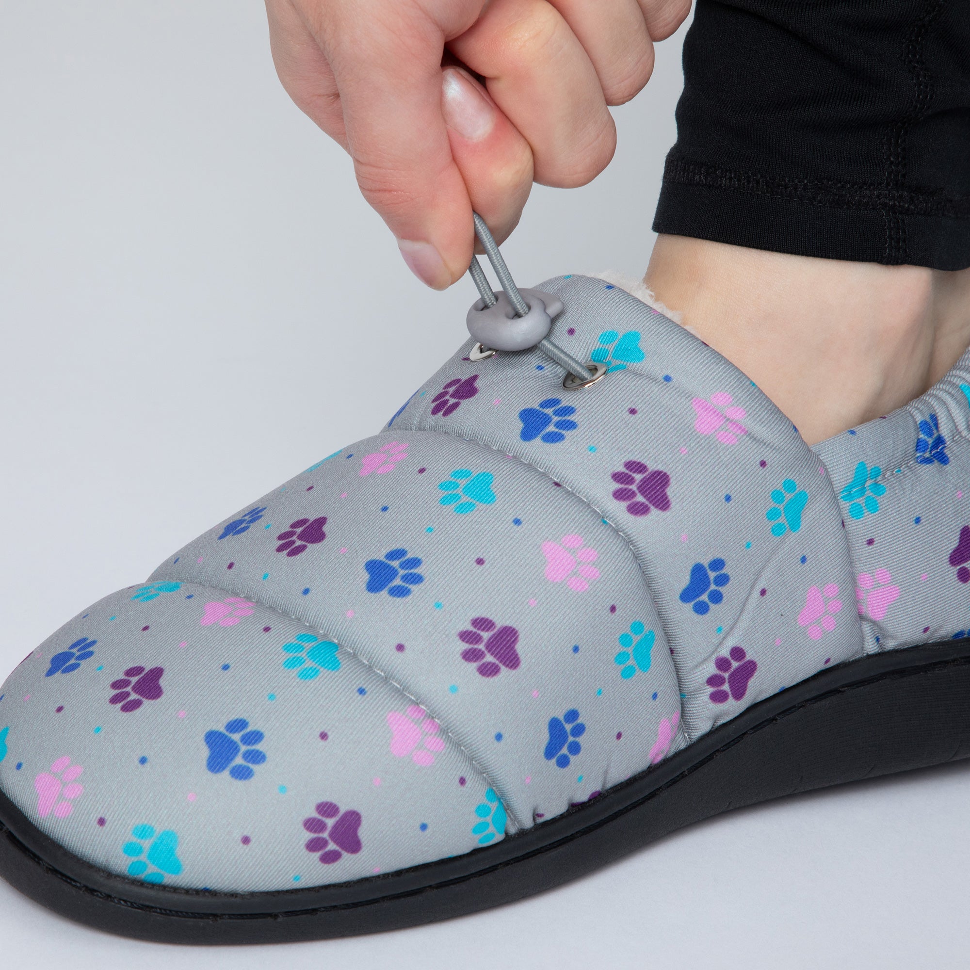 Paw Print Puffy Fleece-Lined Slippers with Toggle、mySite、camillekostekn