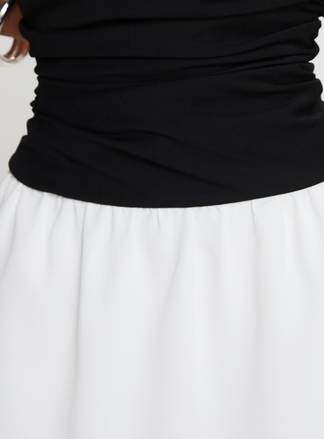 First Impressions Strapless Mini Dress Black / White、mySite、solidvoid