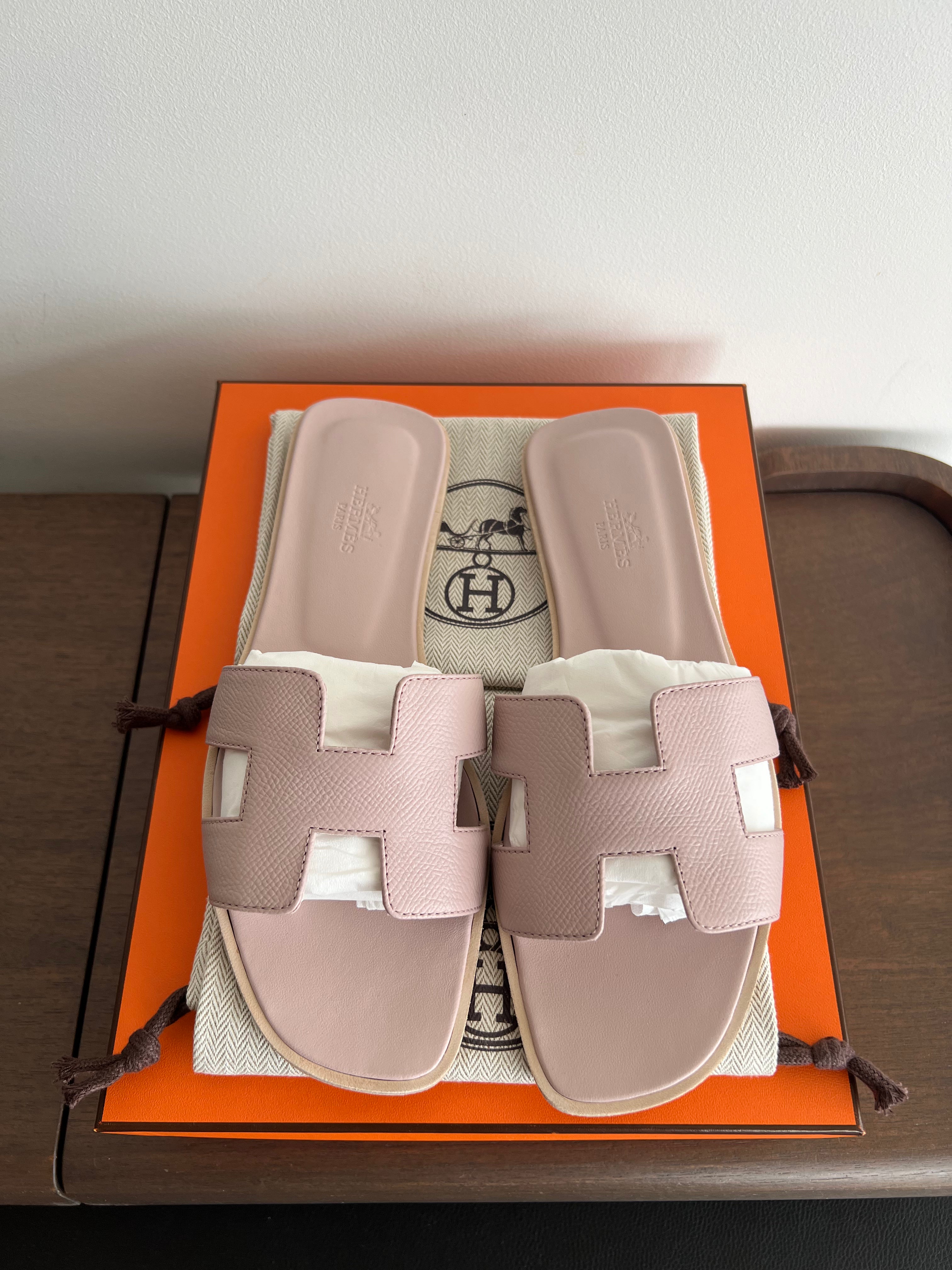 Hermès Oran Sandals (Rose Porcelaine)、mySite、garminoutage.com