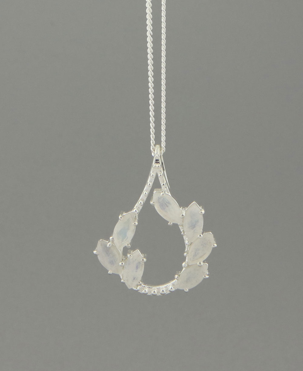 Sterling Silver Moonstone Vine Pendant、mySite、topwebapps