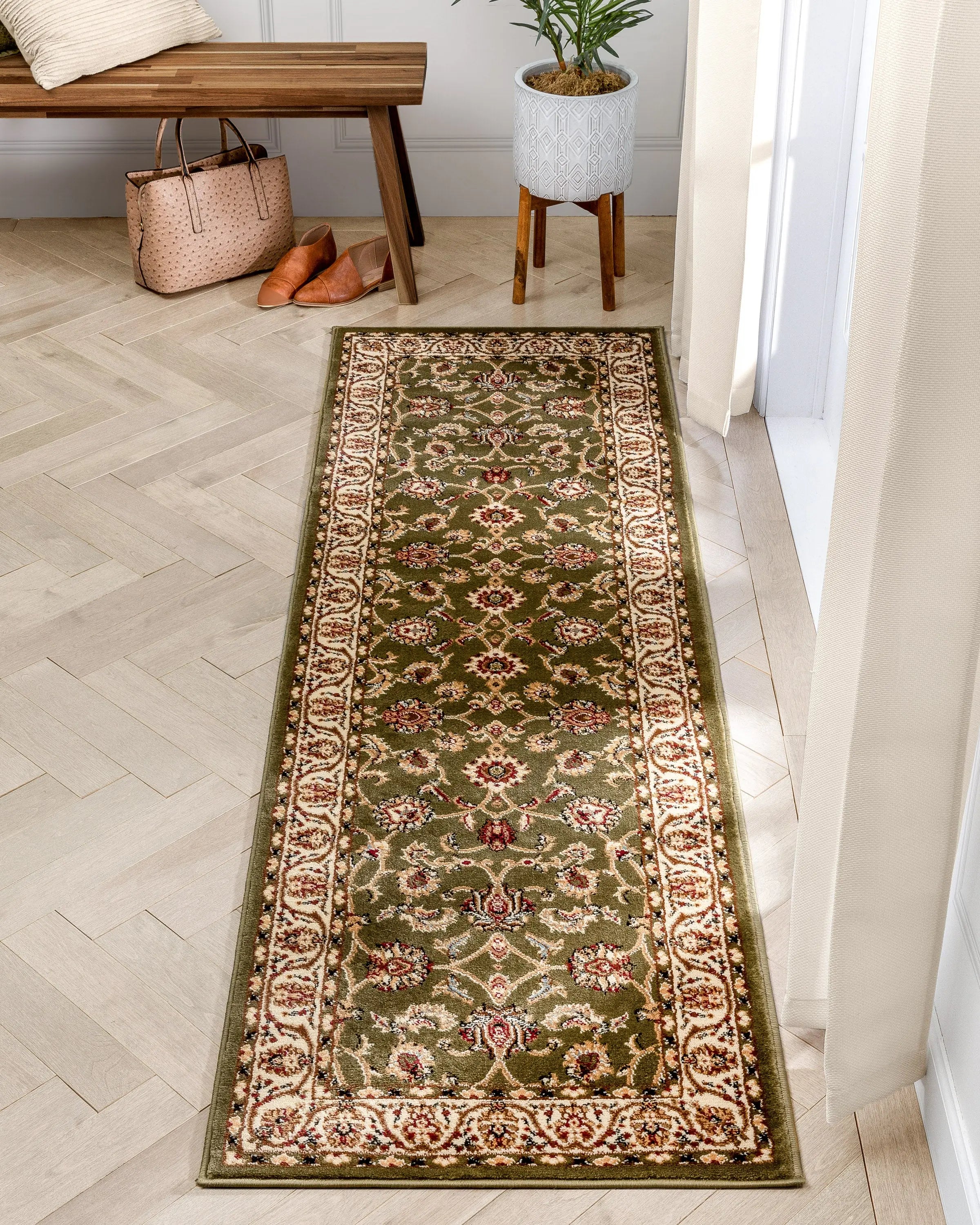 Sarouk Green Traditional Rug、mySite、gigharbornorthrealestate
