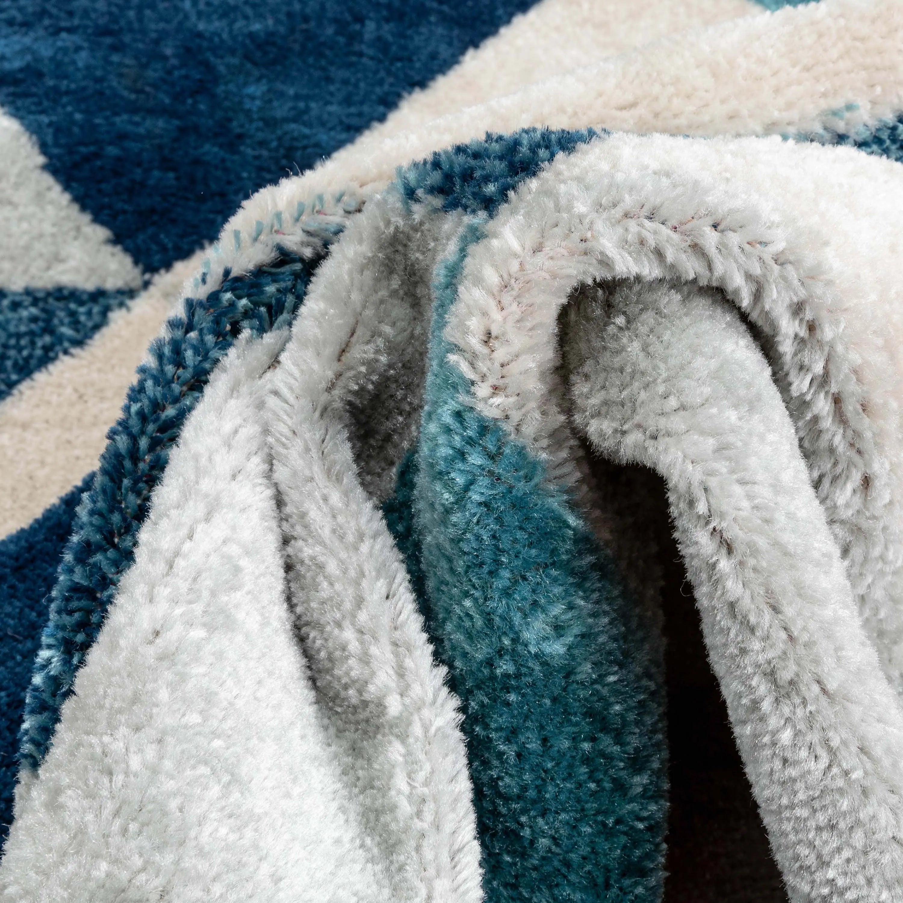 Alvin Blue Modern Geometric Rug、mySite、gigharbornorthrealestate