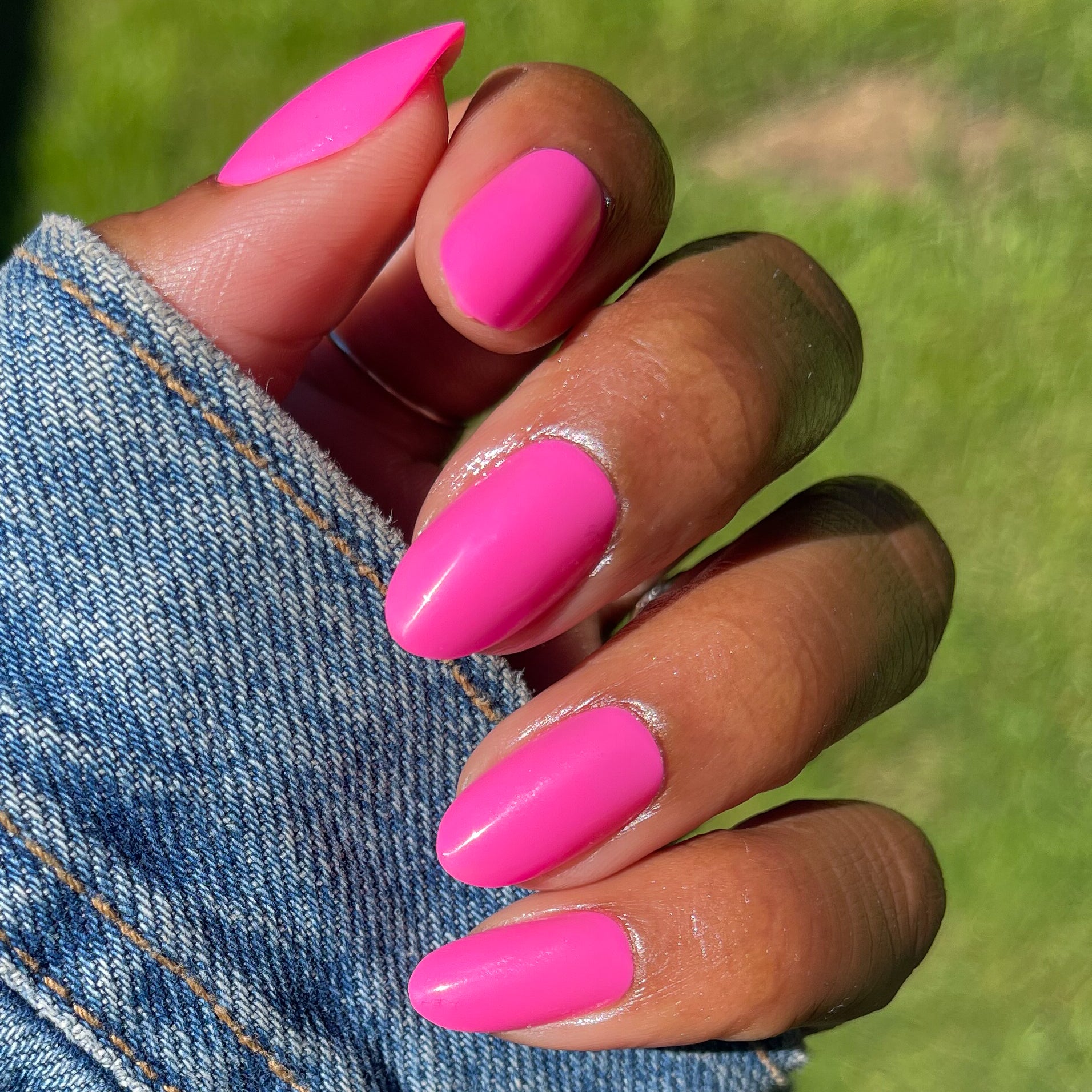 Neon Flamingo | Oval | Medium、mySite、solidvoid