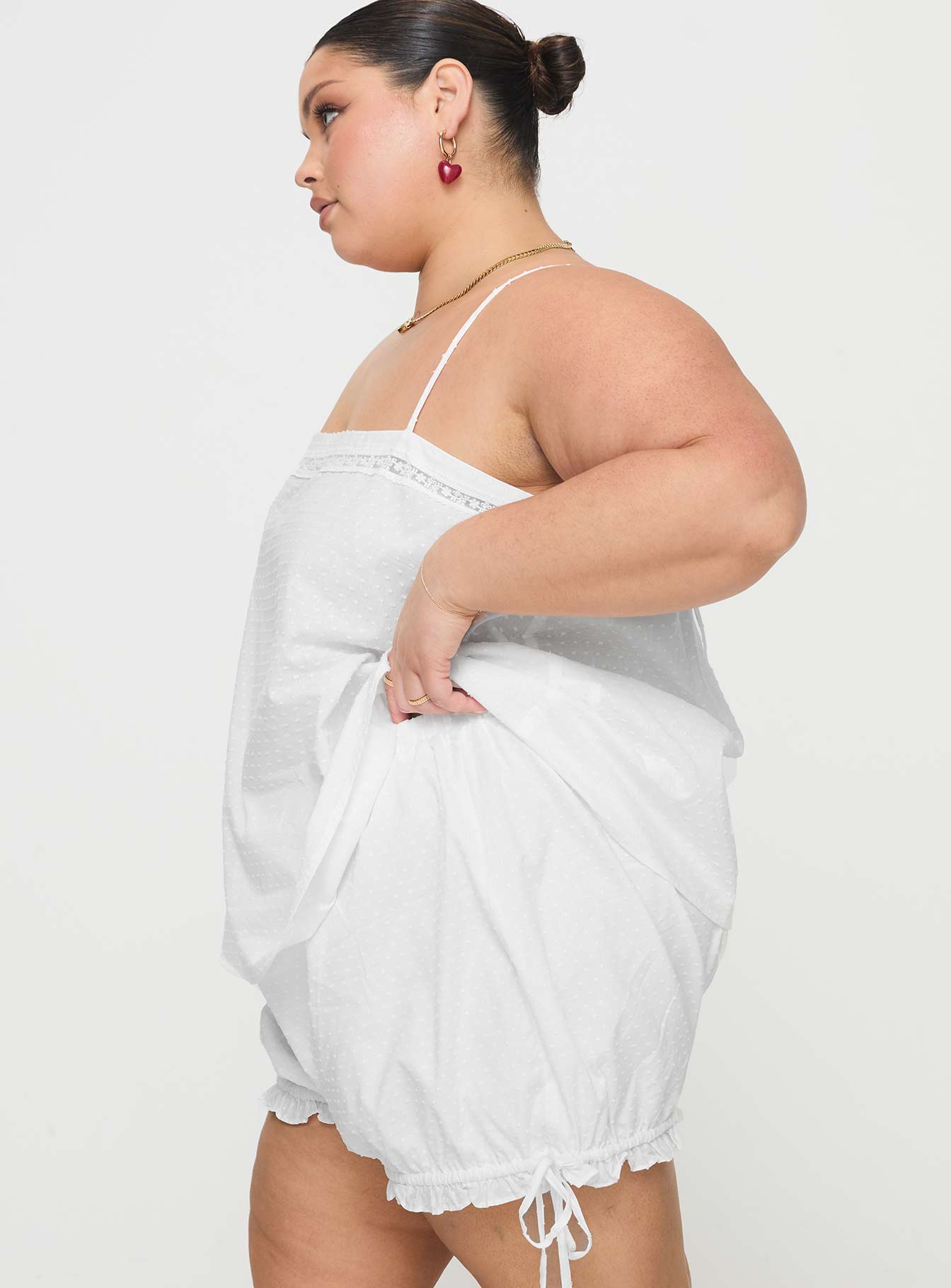 Invisible String Sleep Short White Curve、mySite、solidvoid