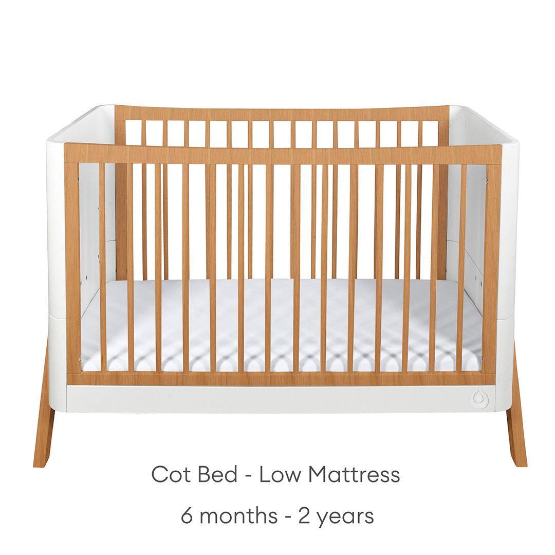  Gaia Baby Hera Cot Bed 'Studio Edit' - White / Oak、mySite、merchandisen