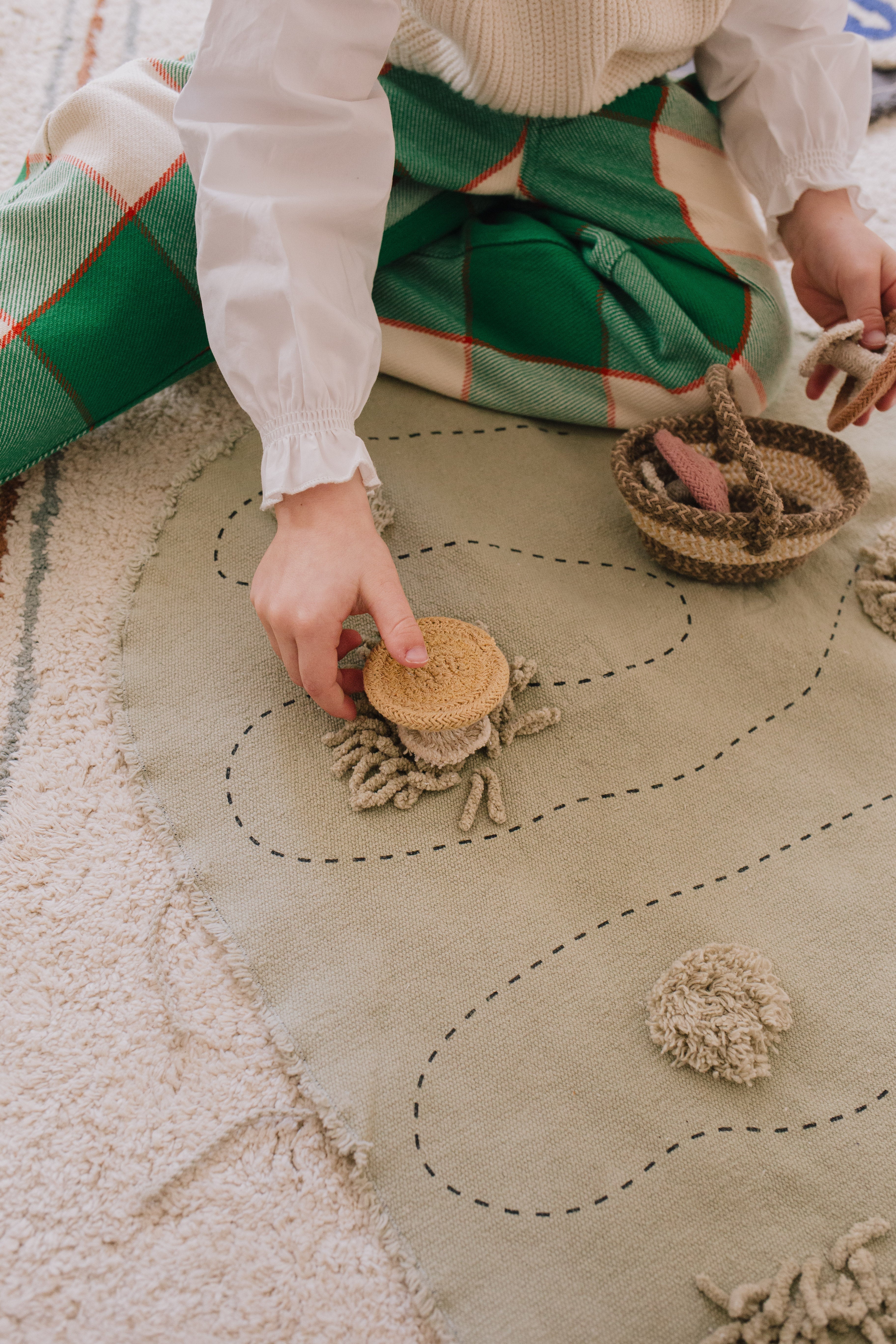 SMALL WORLD GREEN TOY SNAIL、mySite、gigharbornorthrealestate