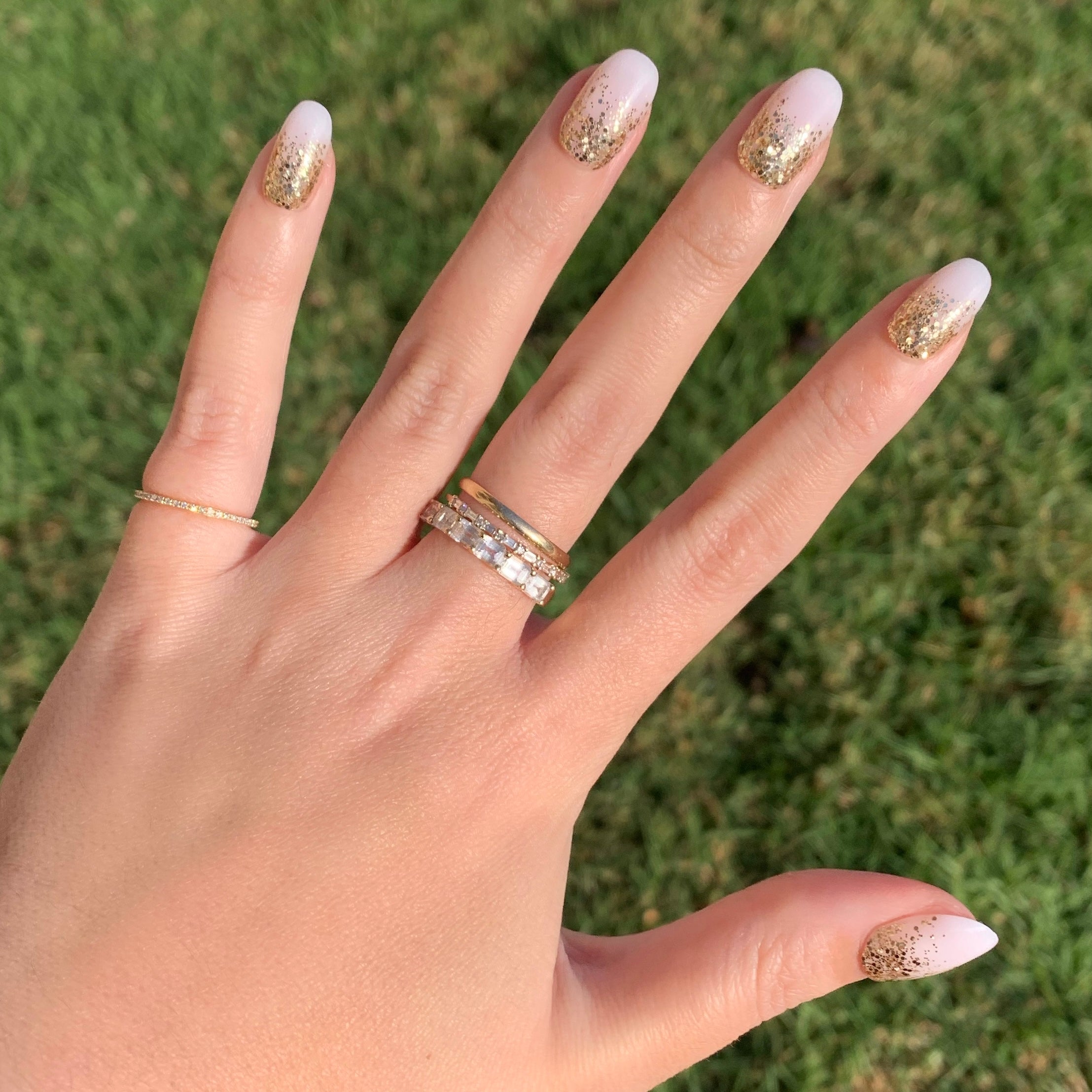 Half Moon Glitter Gradient | Round | Short、mySite、solidvoid