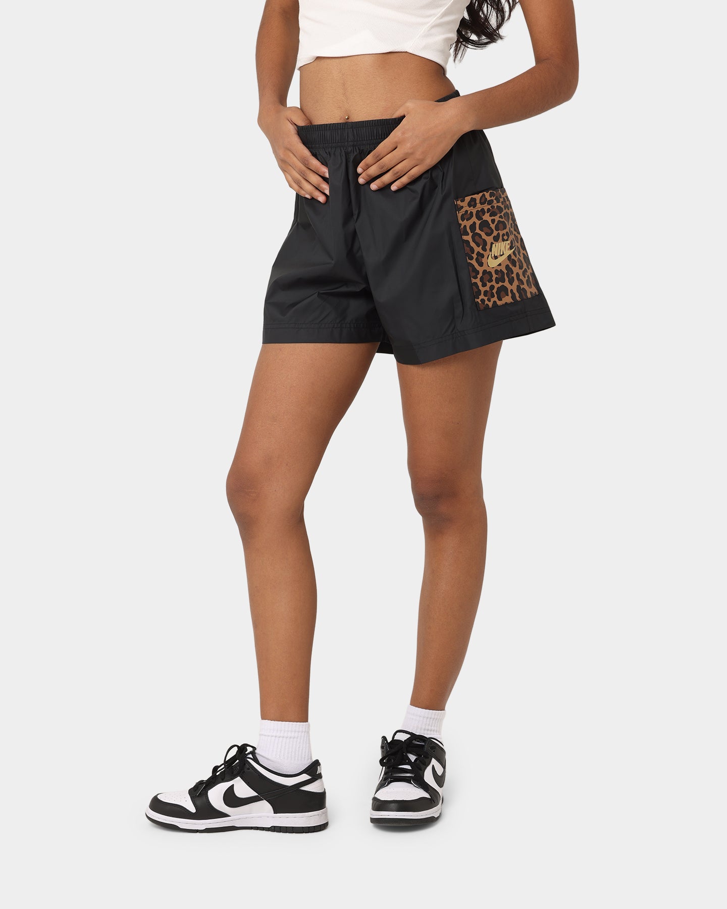 Nike Women's Nike Sportswear Woven Leopard High-Waisted Shorts Black/Metallic、mySite、zt4zffjzw