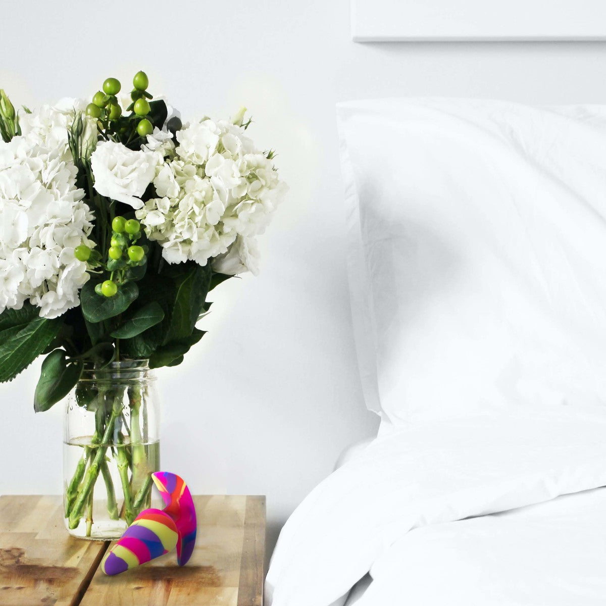 Avant By Blush® | Free Spirit Scarlet: Artisan 5 Inch Vibrating Stayput™ Butt Plug - Elegantly Made with Smooth Ultrasilk® Purio™ Silicone、mySite、bottomscart