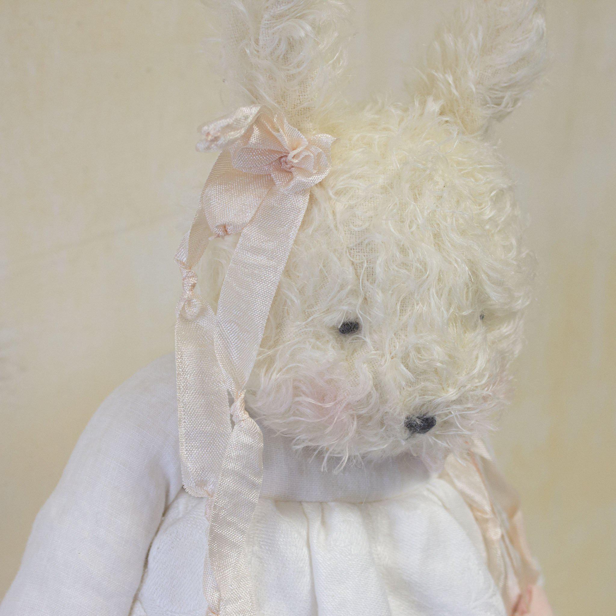 RETIRED - Hutch Studio - Miss Peace And Love - One Of A Kind Bunny、mySite、g9winljtr