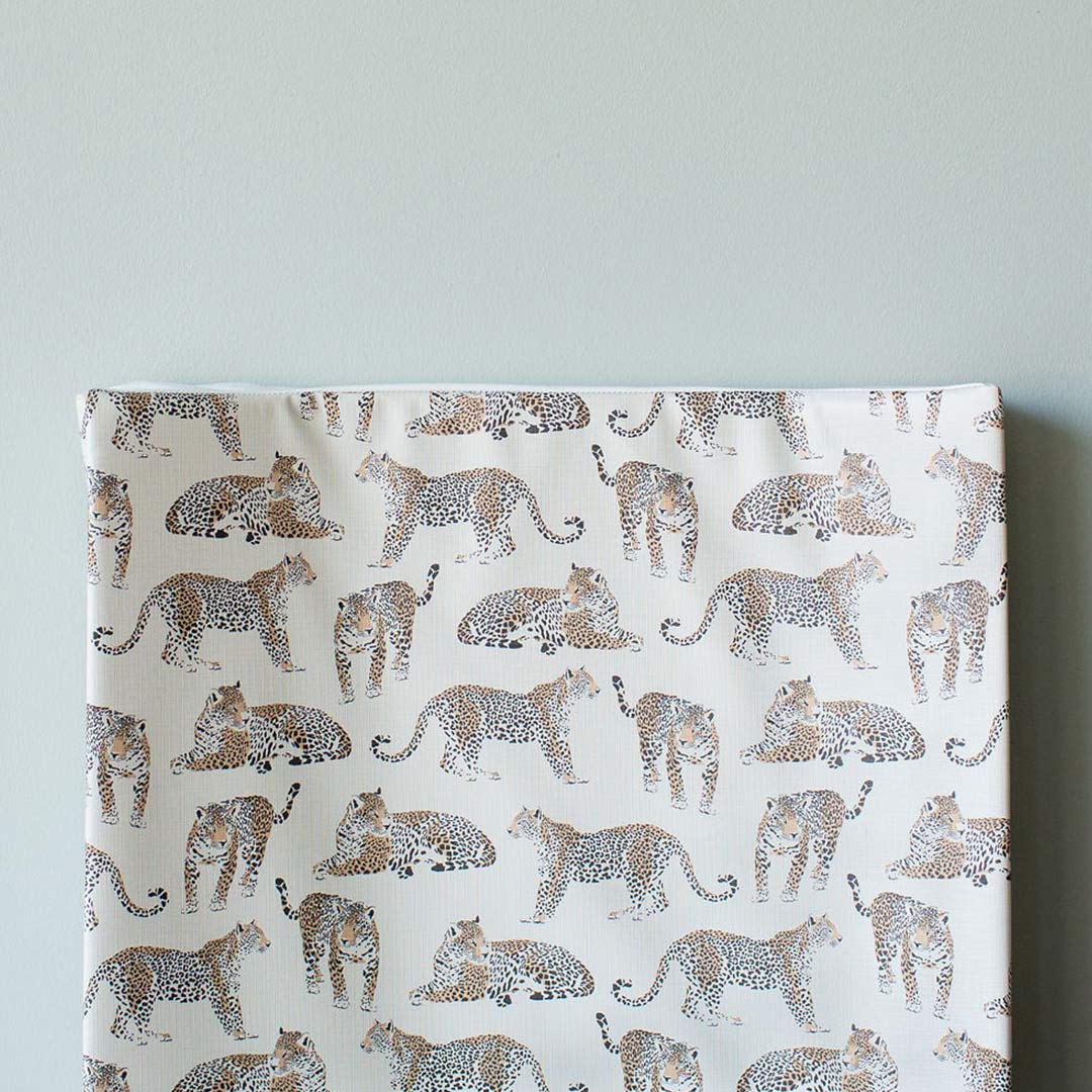  The Little Bumble Co. Anti Roll Changing Mat - Neutral Leopard、mySite、merchandisen