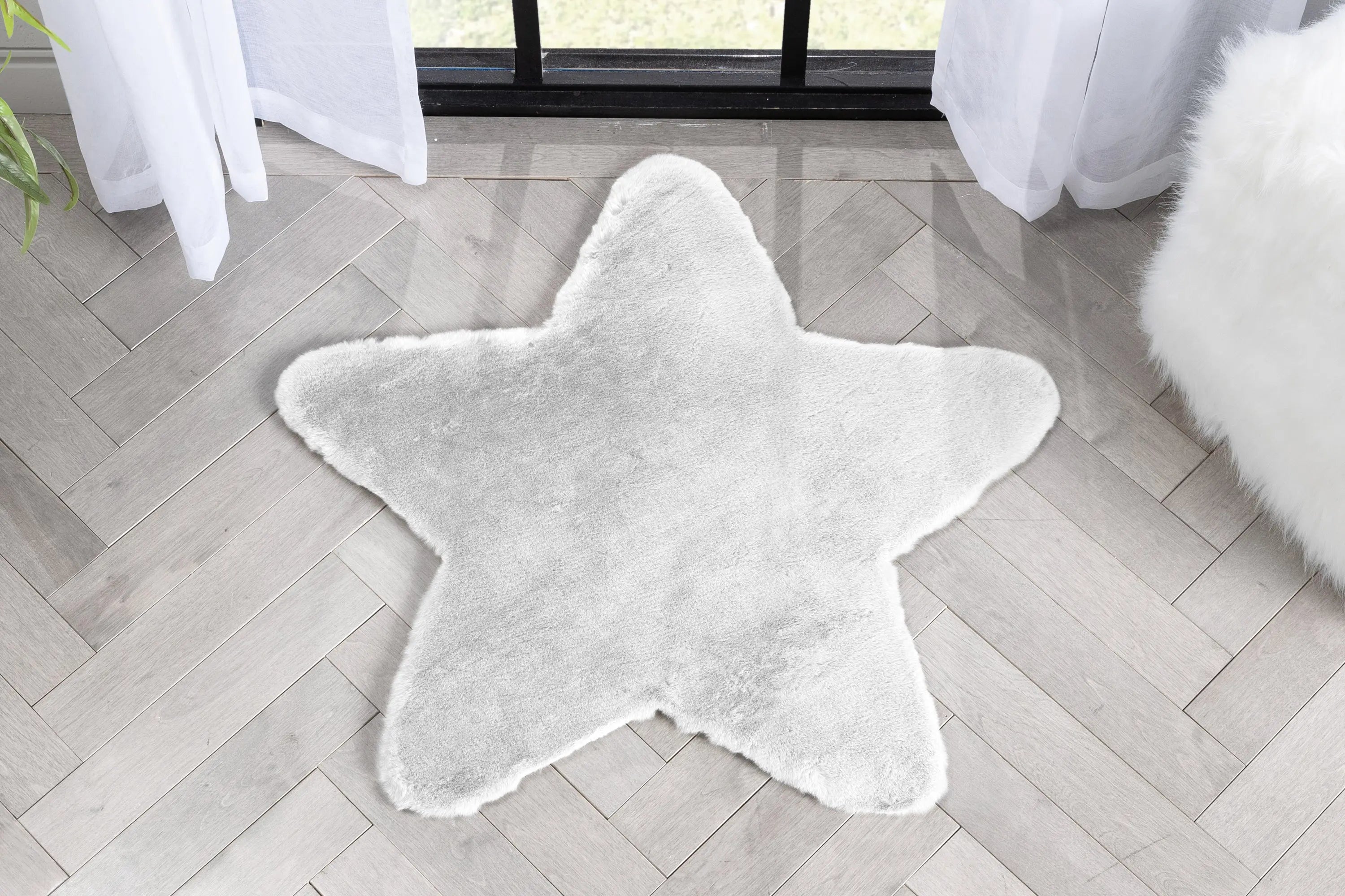 Crest Modern Glam Faux Fur Plush White Shag Rug、mySite、gigharbornorthrealestate