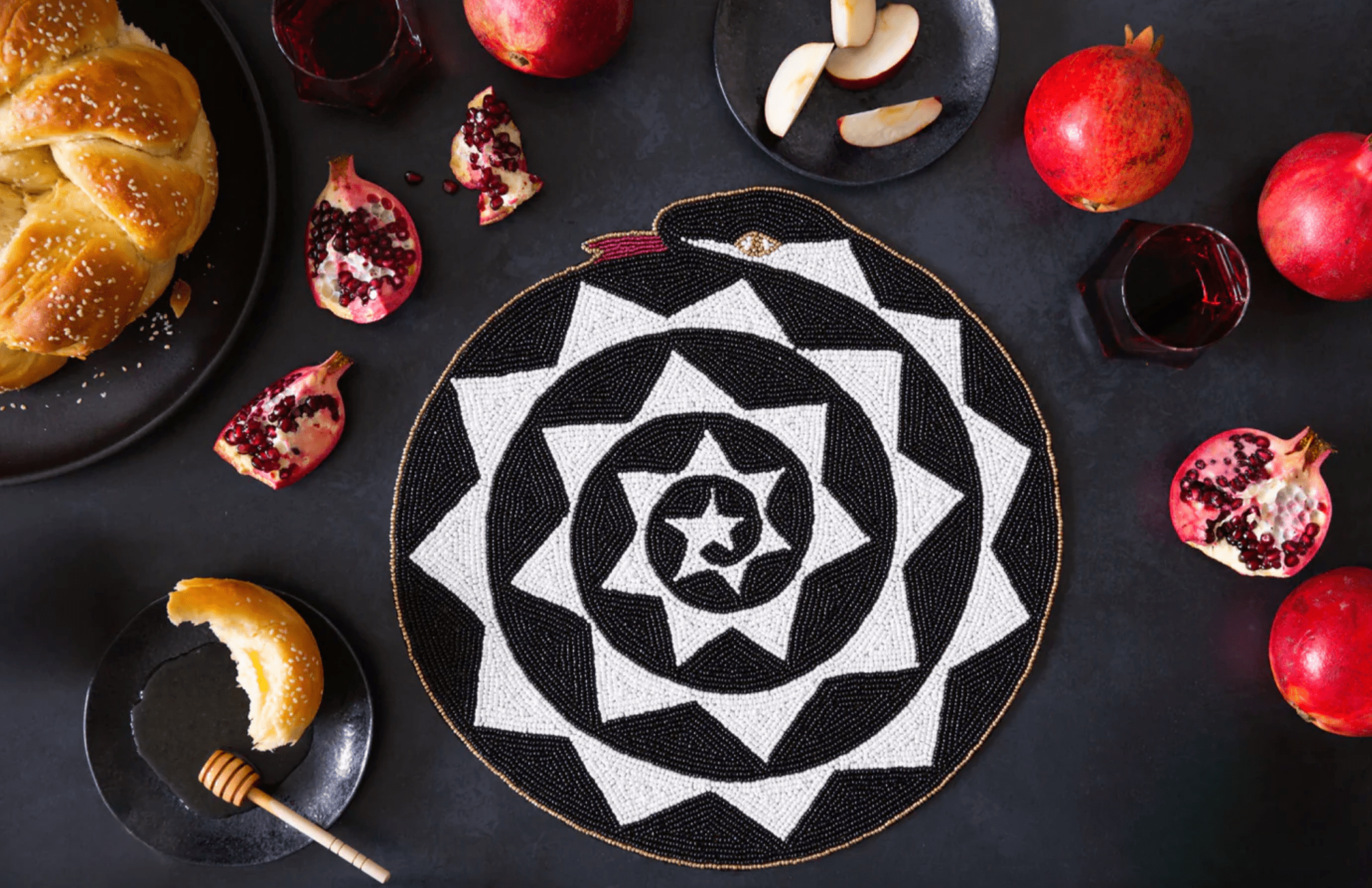 Nakasha Serpent Beaded Placemat、mySite、topwebapps