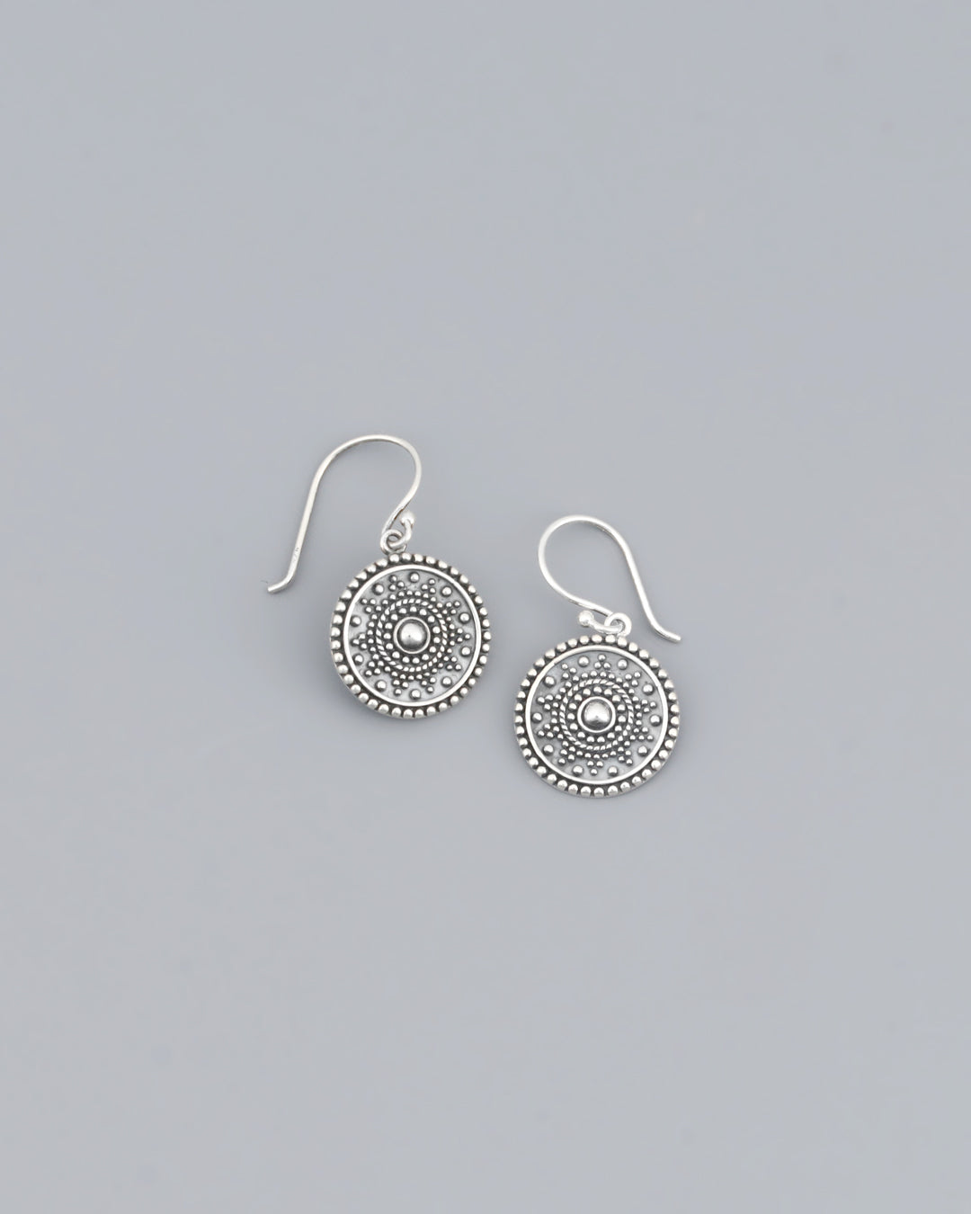Dainty Mandala Silver Earrings、mySite、topwebapps