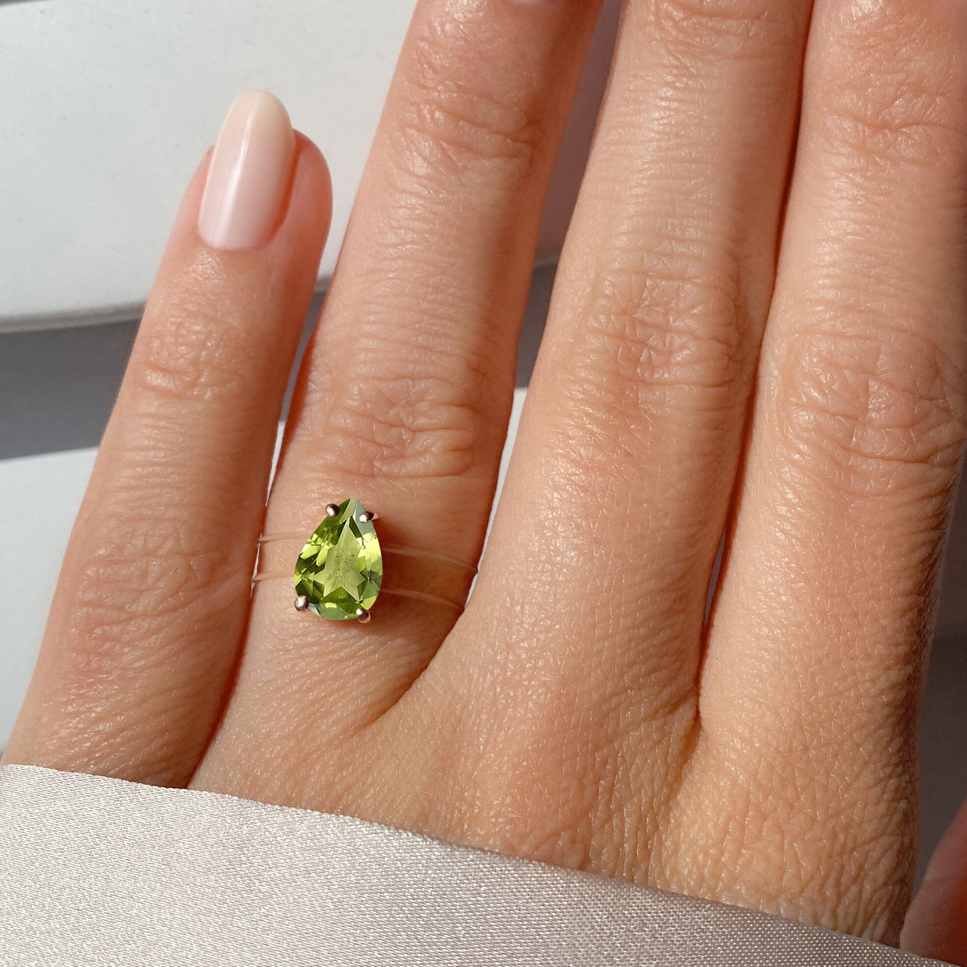 Peridot Ring Floating Sway - August Birthstone、mySite、hinf8tx79