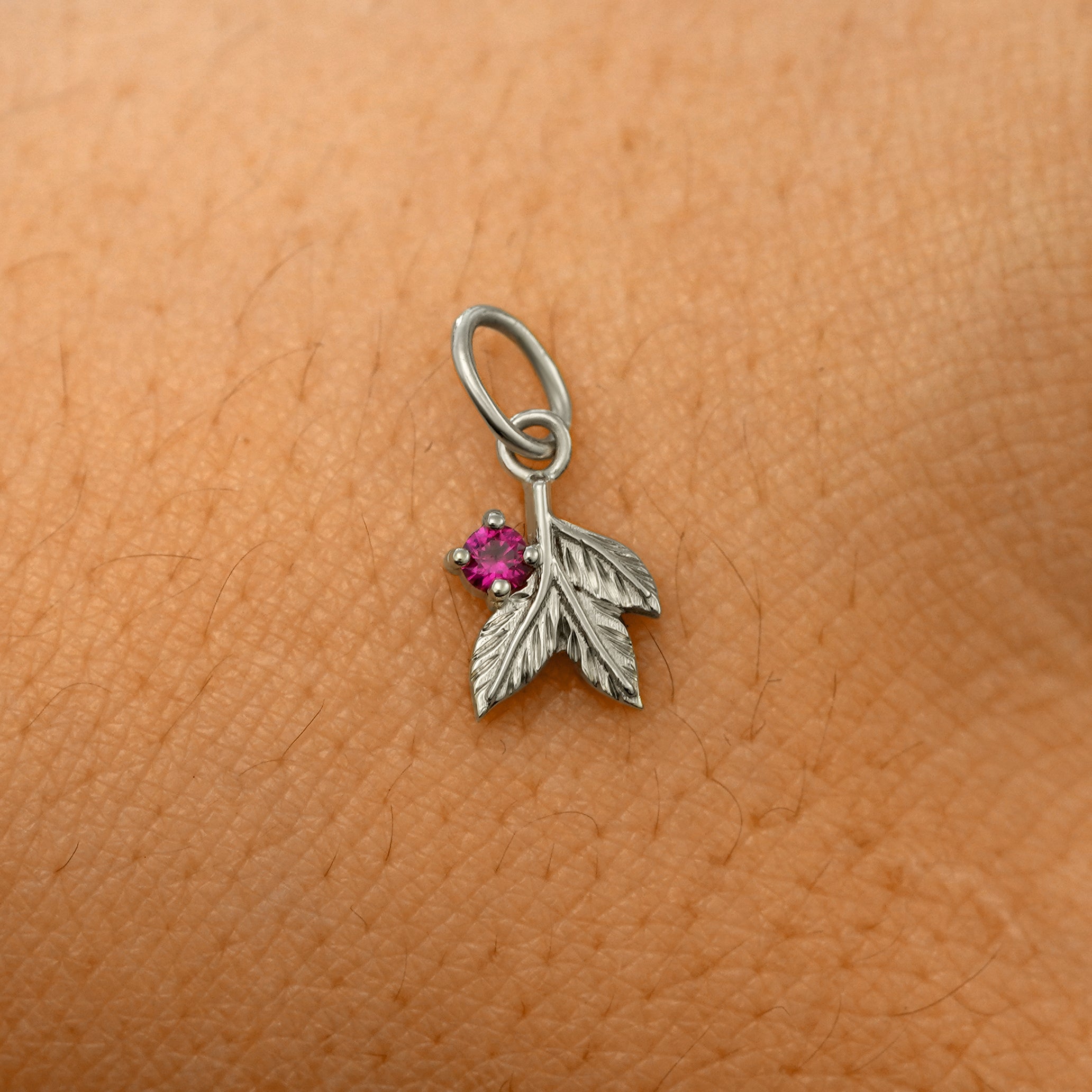 Gemstone 3 Leaves Charm、mySite、hinf8tx79