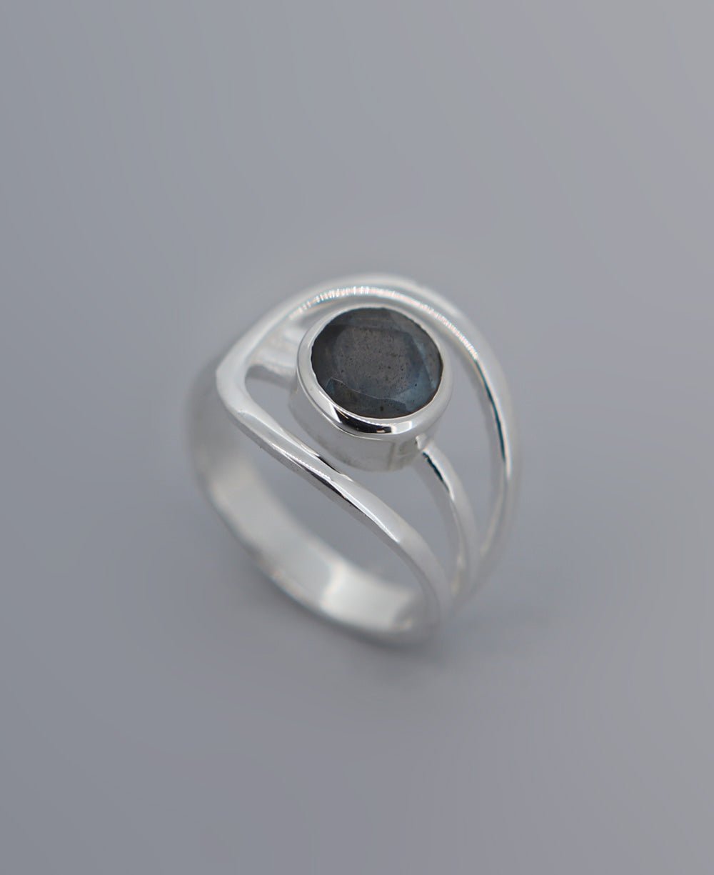 Shimmering Labradorite Sterling Silver Loop Ring、mySite、topwebapps