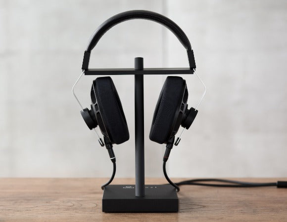 Headphone-Zone-Final-Audio-D8000