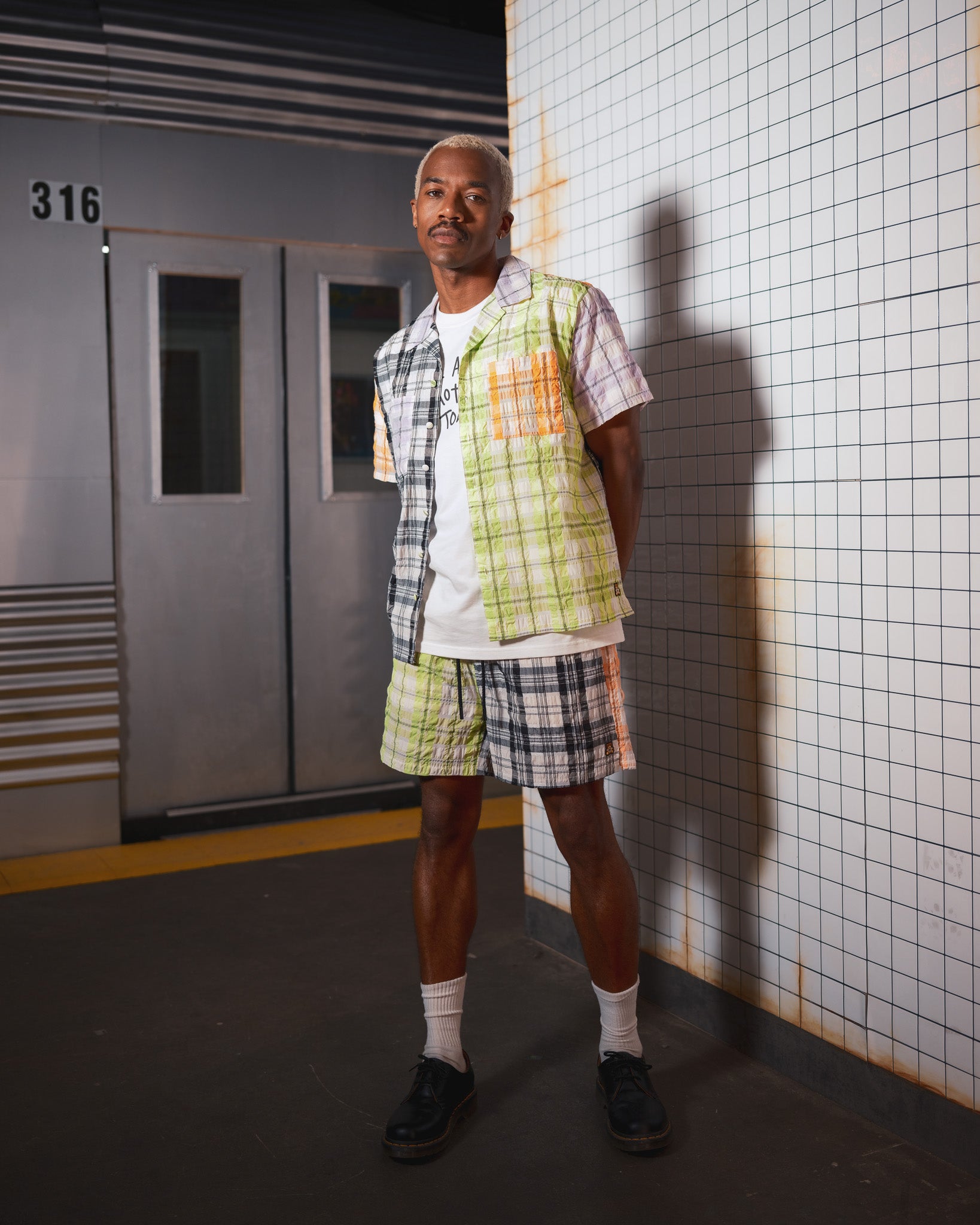 {product_title} - {shop_name}