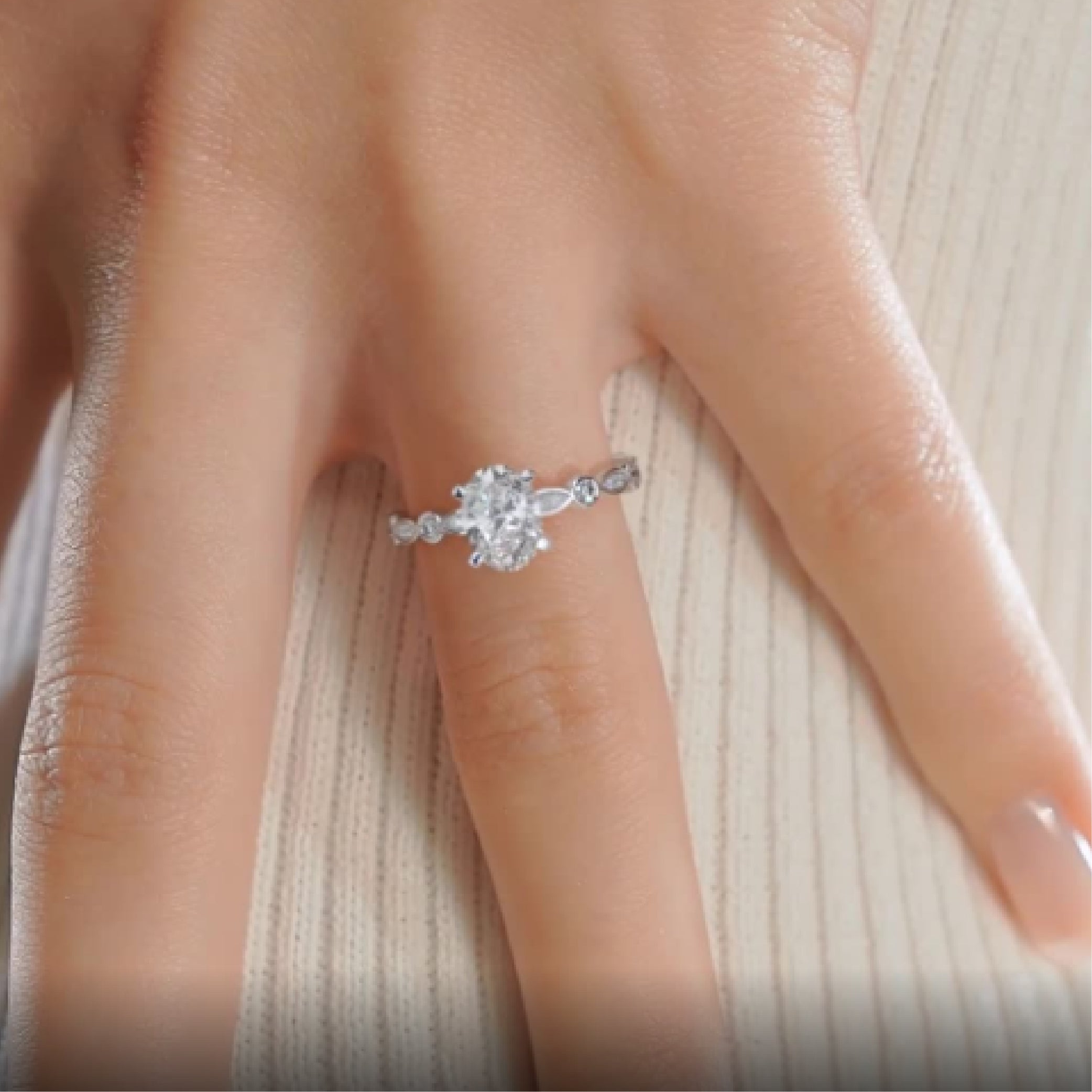 Amelia Diamond Engagement Ring -Platinum、mySite、hinf8tx79