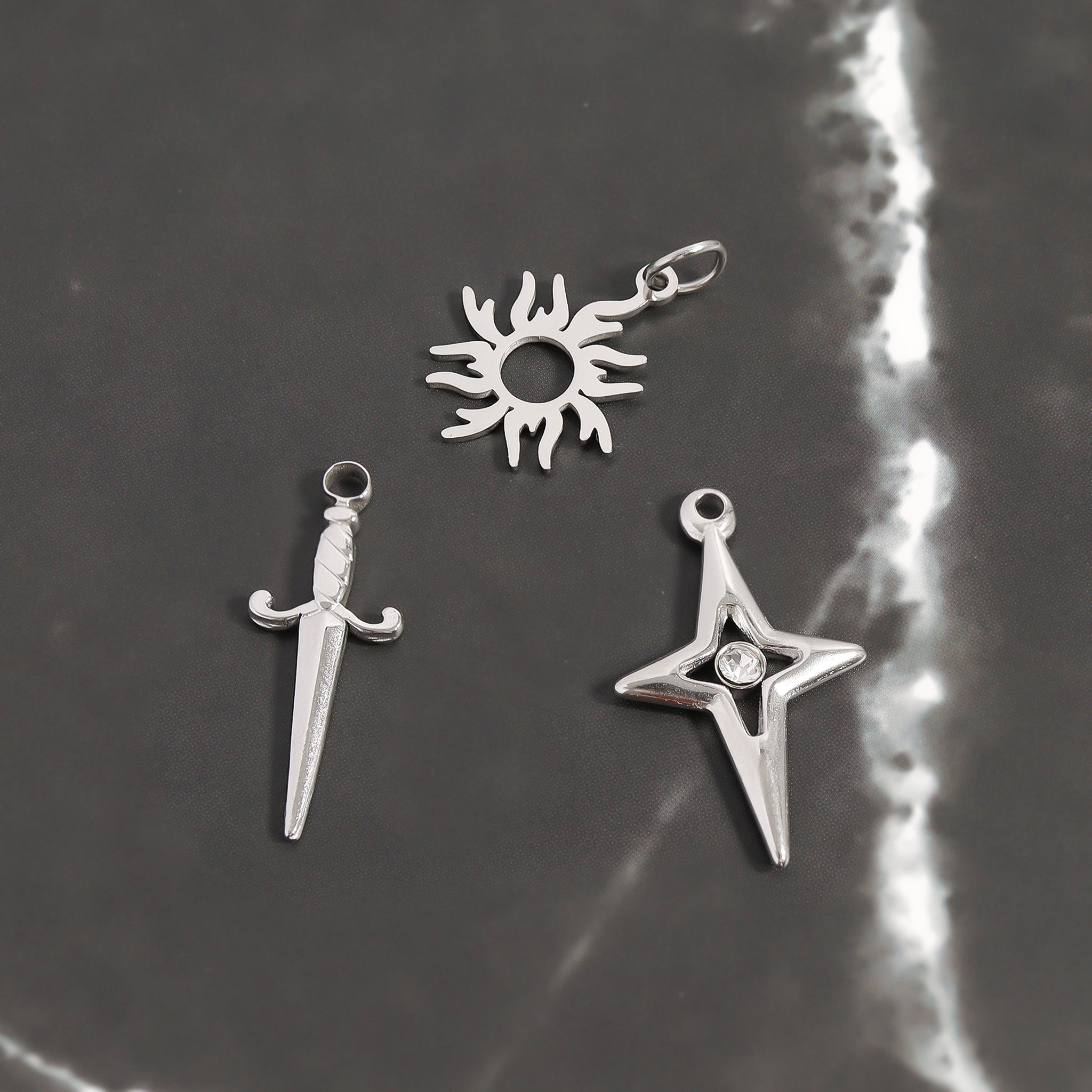 18K Gold PVD Stainless Steel Dagger Charm / PDL0199、mySite、dreamappss