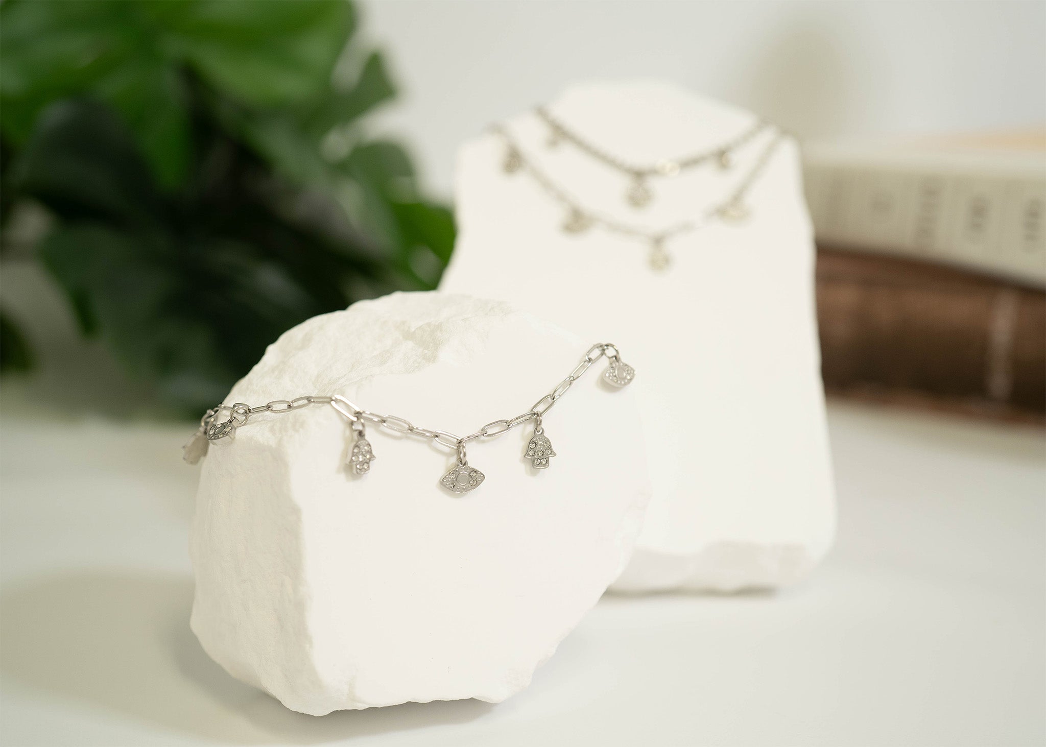 18K Gold PVD Hamsa & Evil Eye Paperclip Chain Charm Bracelet / BRJ1010、mySite、dreamappss