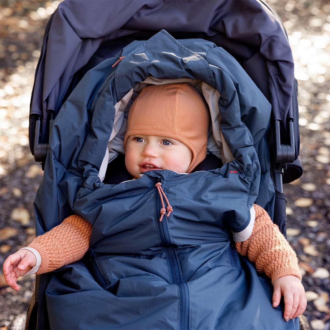  Voksi Adventure Footmuff - Poppy Blue - Seashell Sand、mySite、merchandisen