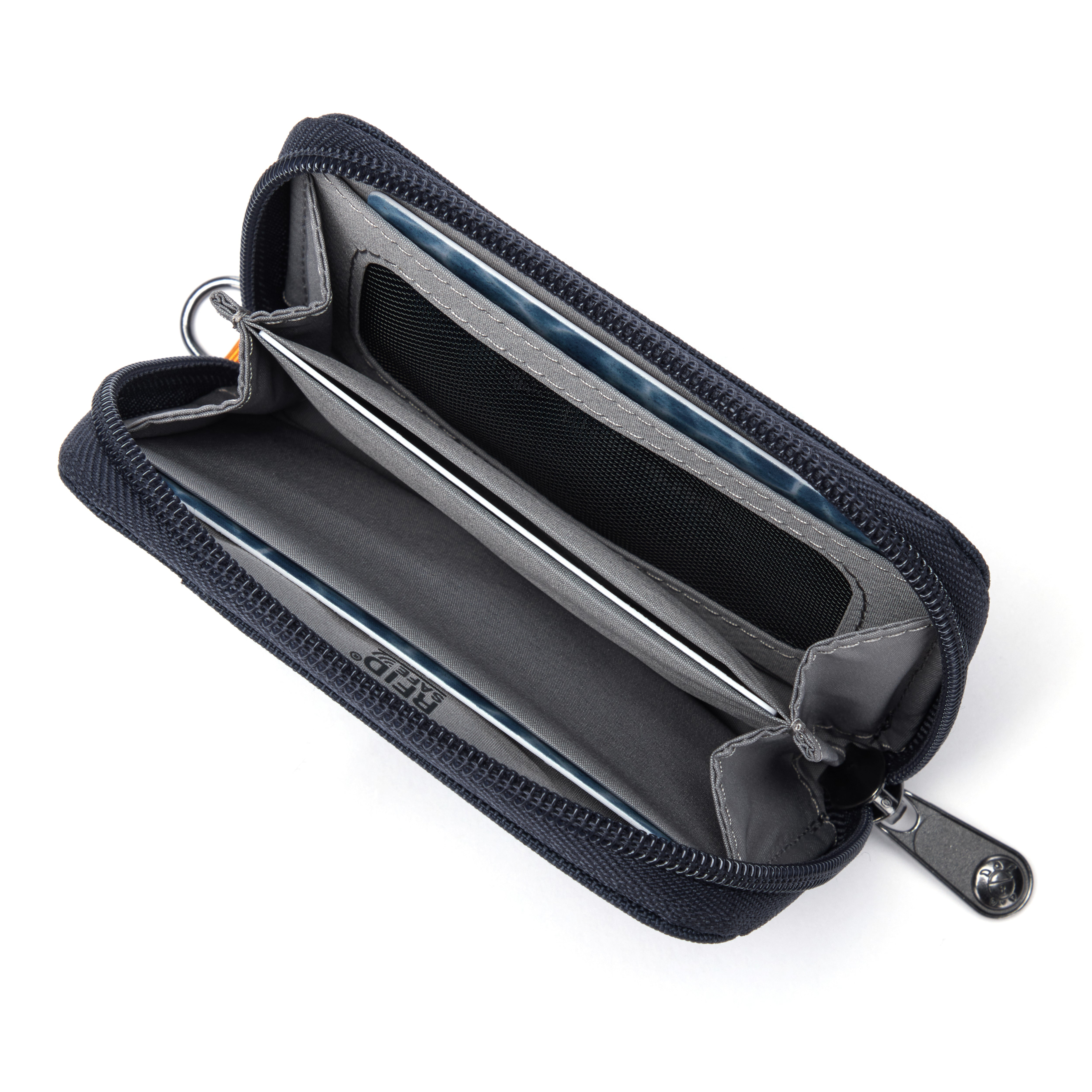 Pacsafe® RFIDsafe™ RFID blocking card wallet、mySite、garagedoors4me