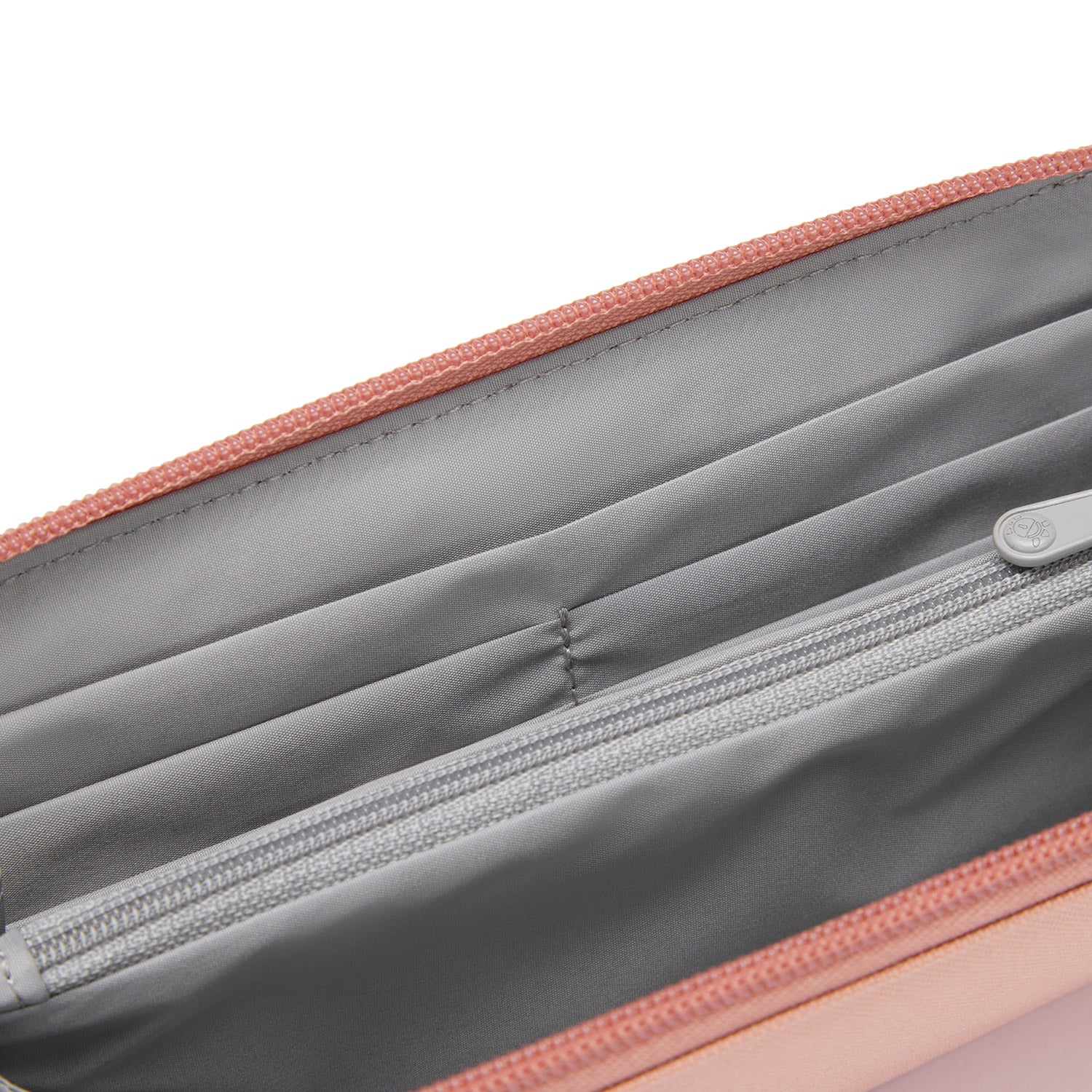 Pacsafe® RFIDsafe™ RFID blocking continental wallet、mySite、garagedoors4me