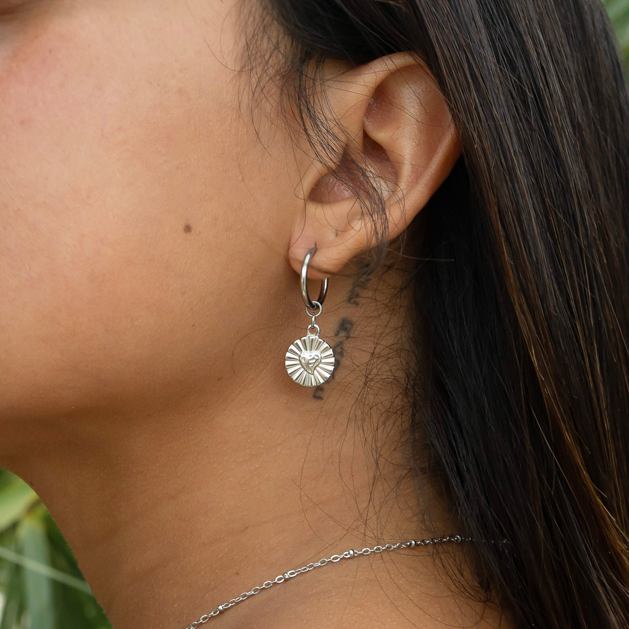 18K Gold PVD Sunburst Heart Huggie Earring / ERJ0083、mySite、dreamappss