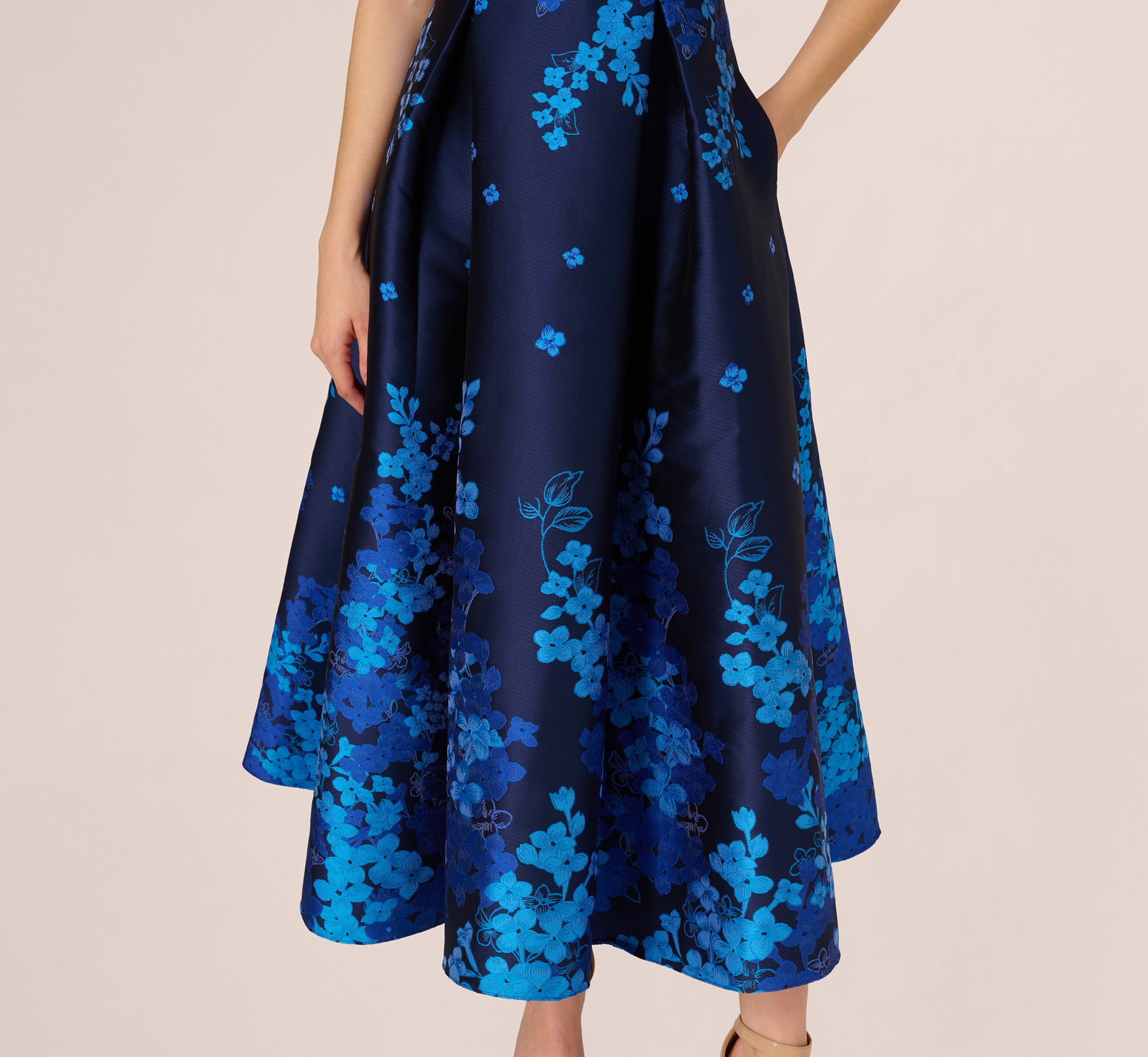 Sleeveless Square Neck Floral Jacquard Midi Dress In Blue Multi、mySite、solidvoid