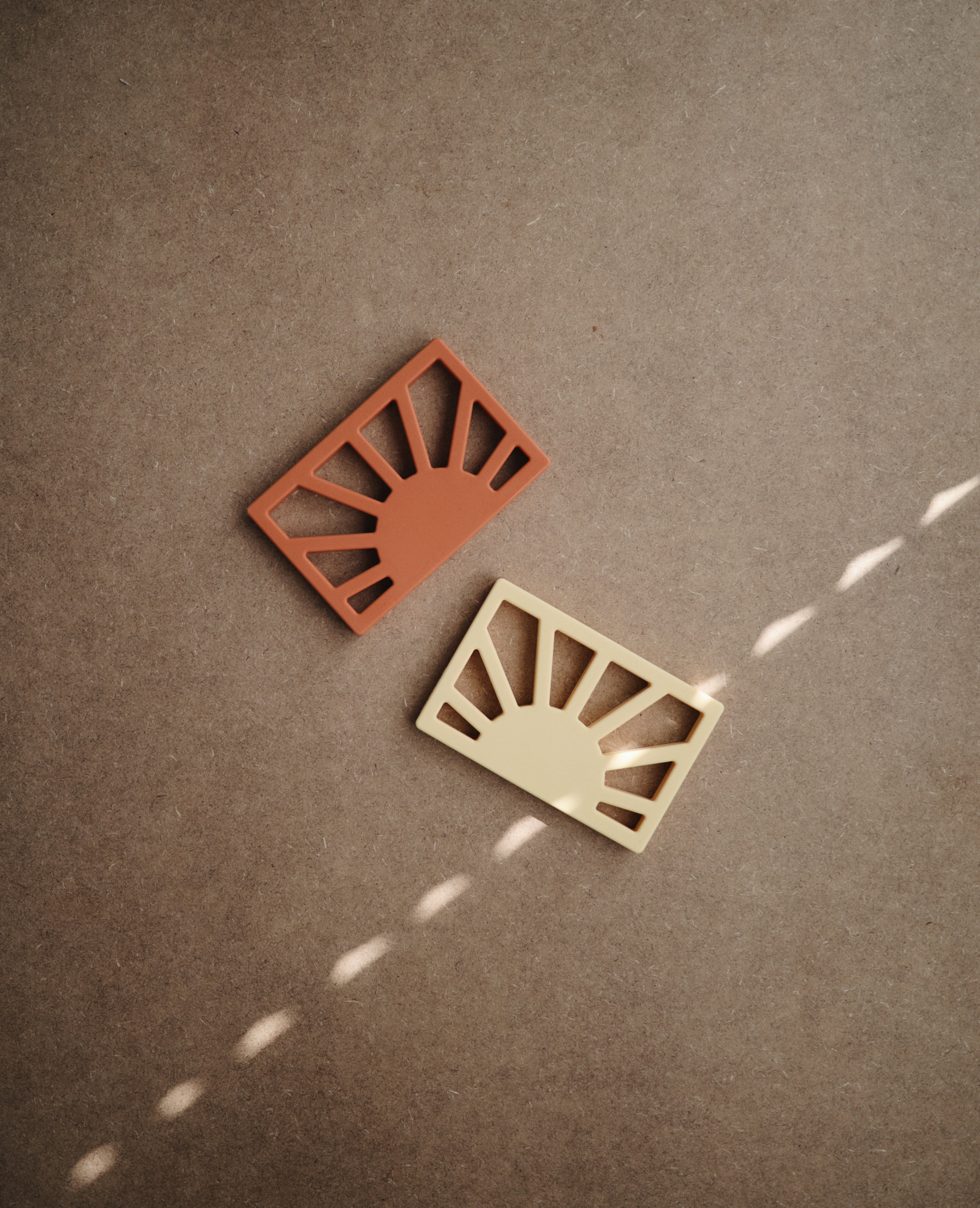 Sun Teether - Muted Yellow、mySite、g9winljtr