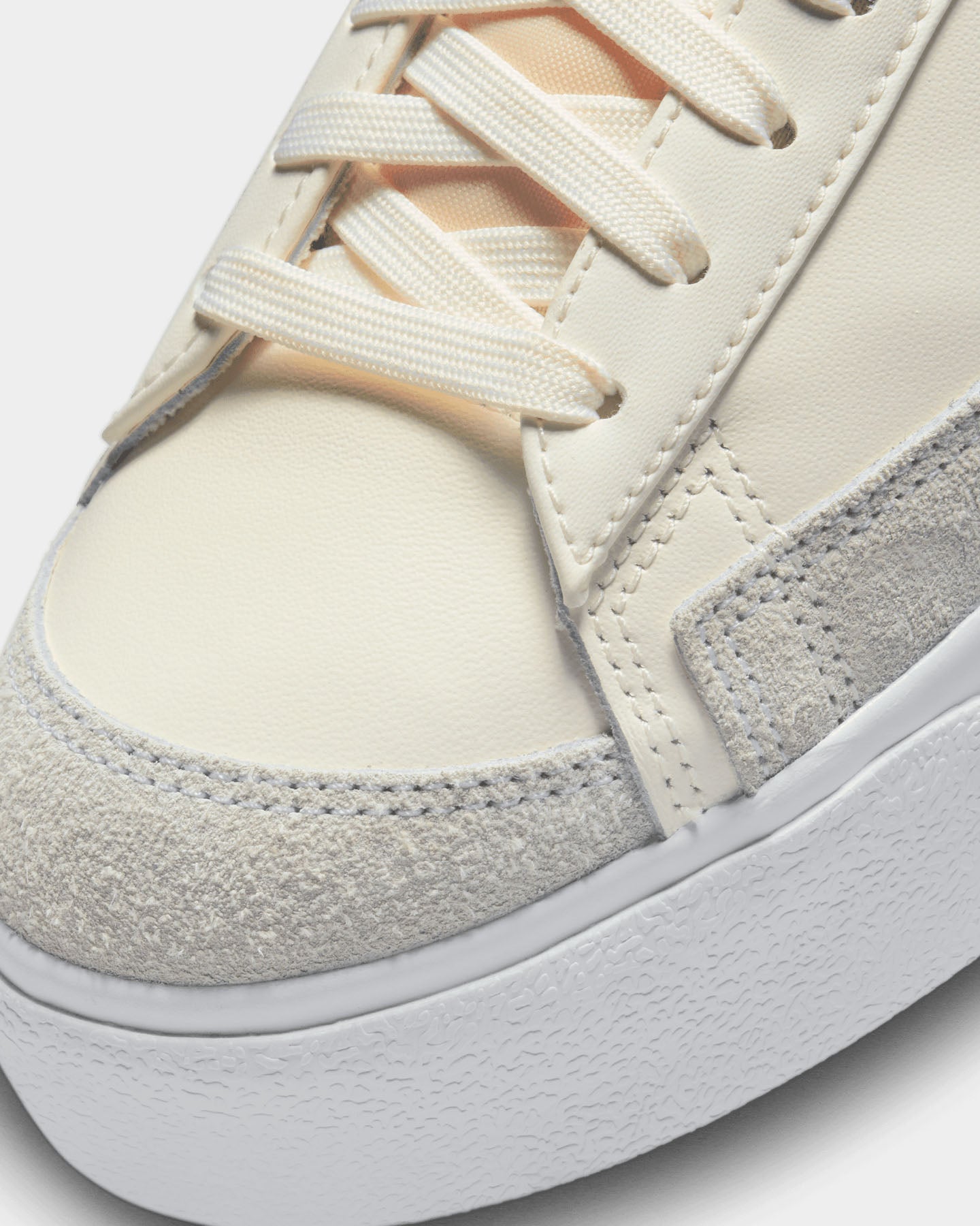 Nike Women's Blazer Low Platform Sail/White-White、mySite、zt4zffjzw